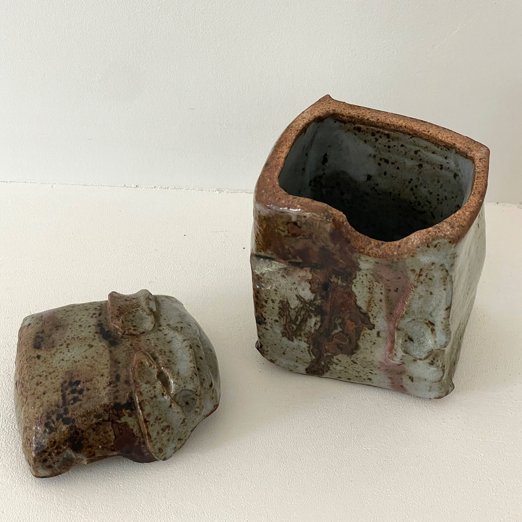 MATERIA-ANTIQUES-SMALL-LIDDED-STUDIO-POTTERY-VESSLE-RELEASE-3.jpg