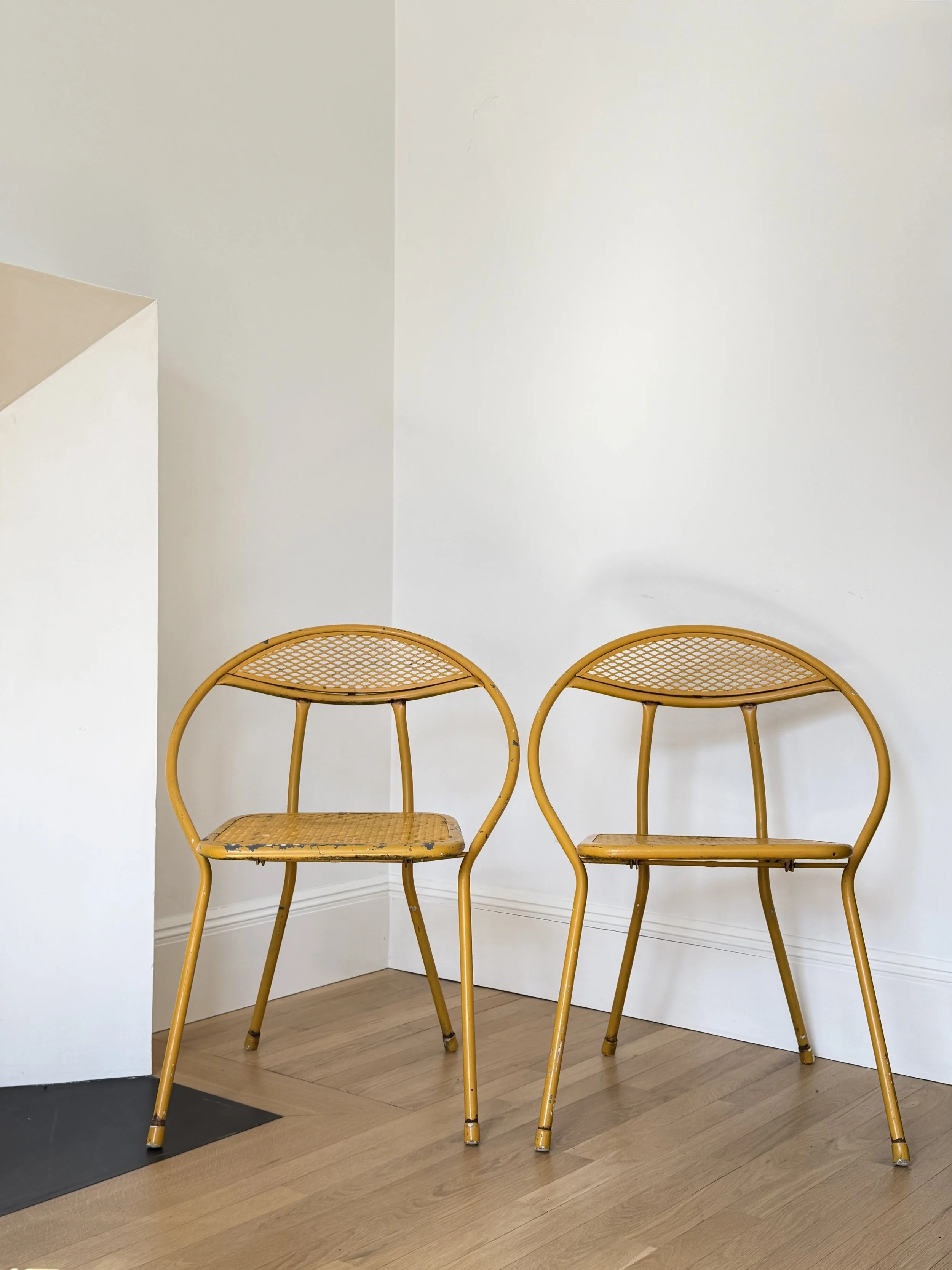 MATERI(A)NTIQUES TUMERIC MID CENTURY MODERN FOLDING OUTDOOR SIDE CHAIRS 438-A(2).jpg