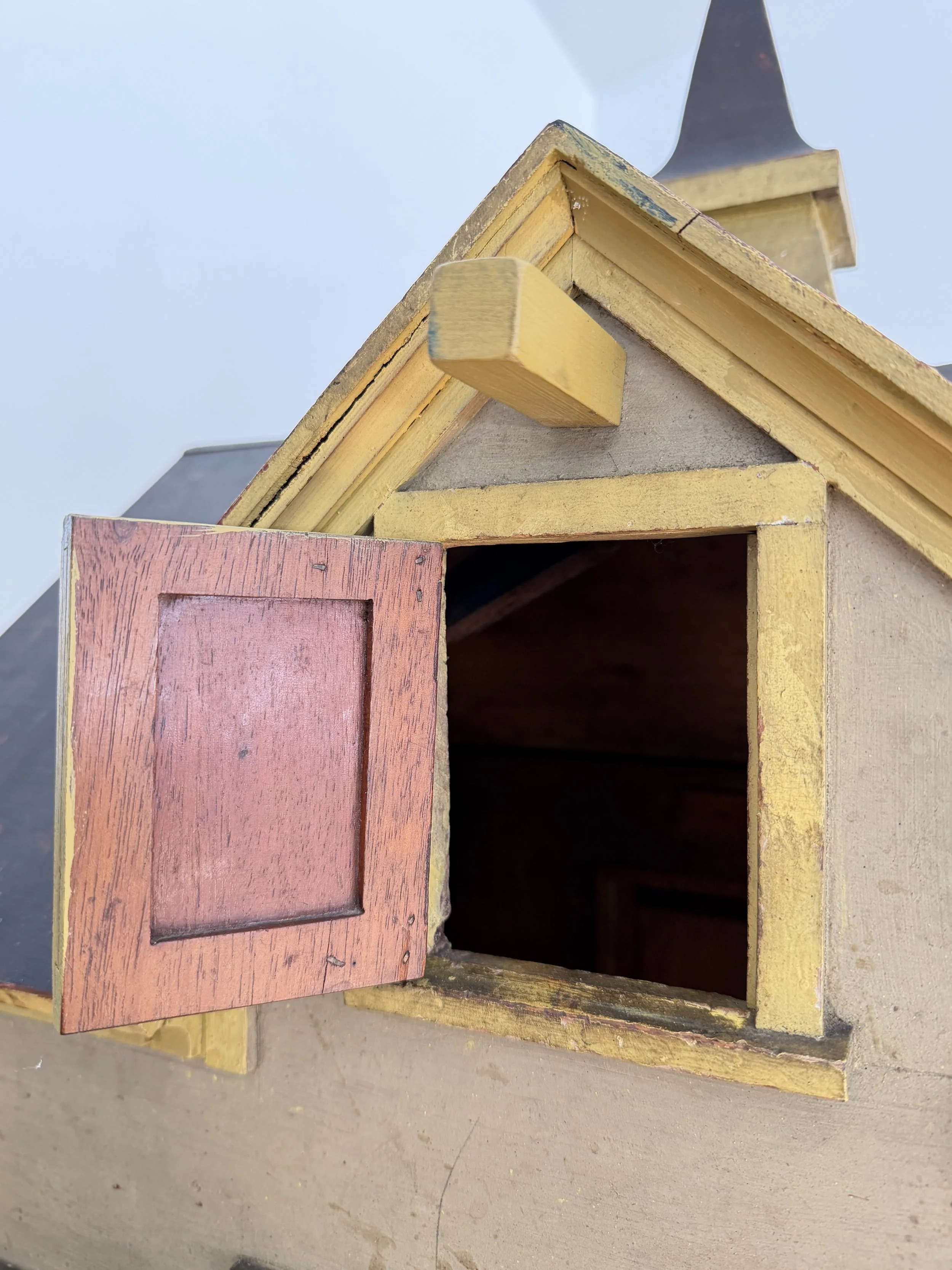 MATERI(A)NTIQUES EXTRA LARGE OLIVE AND OCHRE PAINTED MODEL BARN.13.jpg