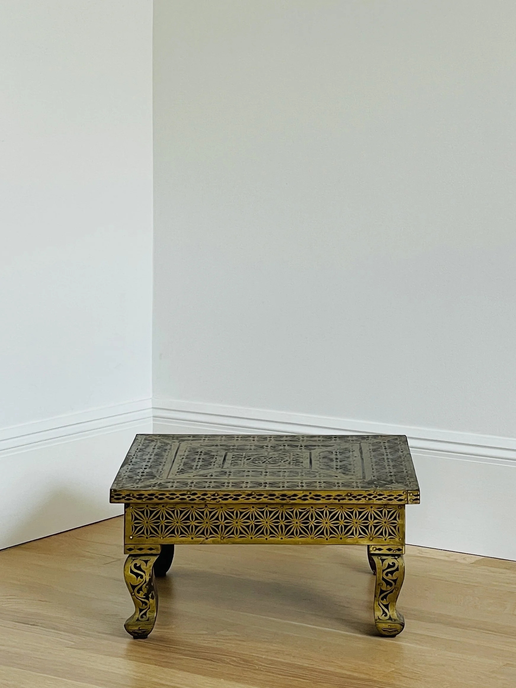 MATERI(A)NTIQUES WOODEN WITH BRASS INLAY SIDE TABLE