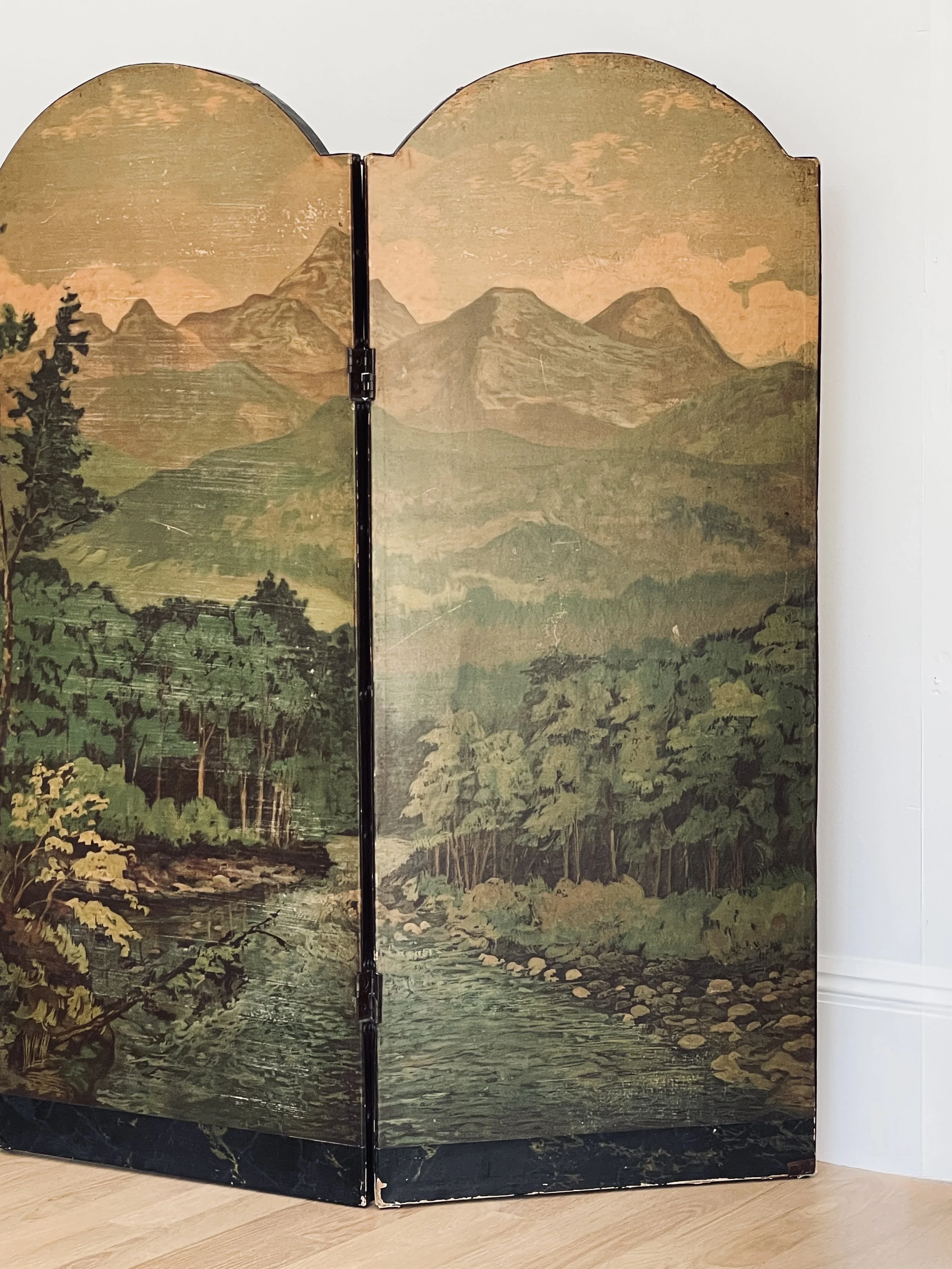 MATERI(A)NTIQUES OCHRE AND GREEN FORREST LANDSCAPE 3 PART FOLDING SCREEN(4).jpg