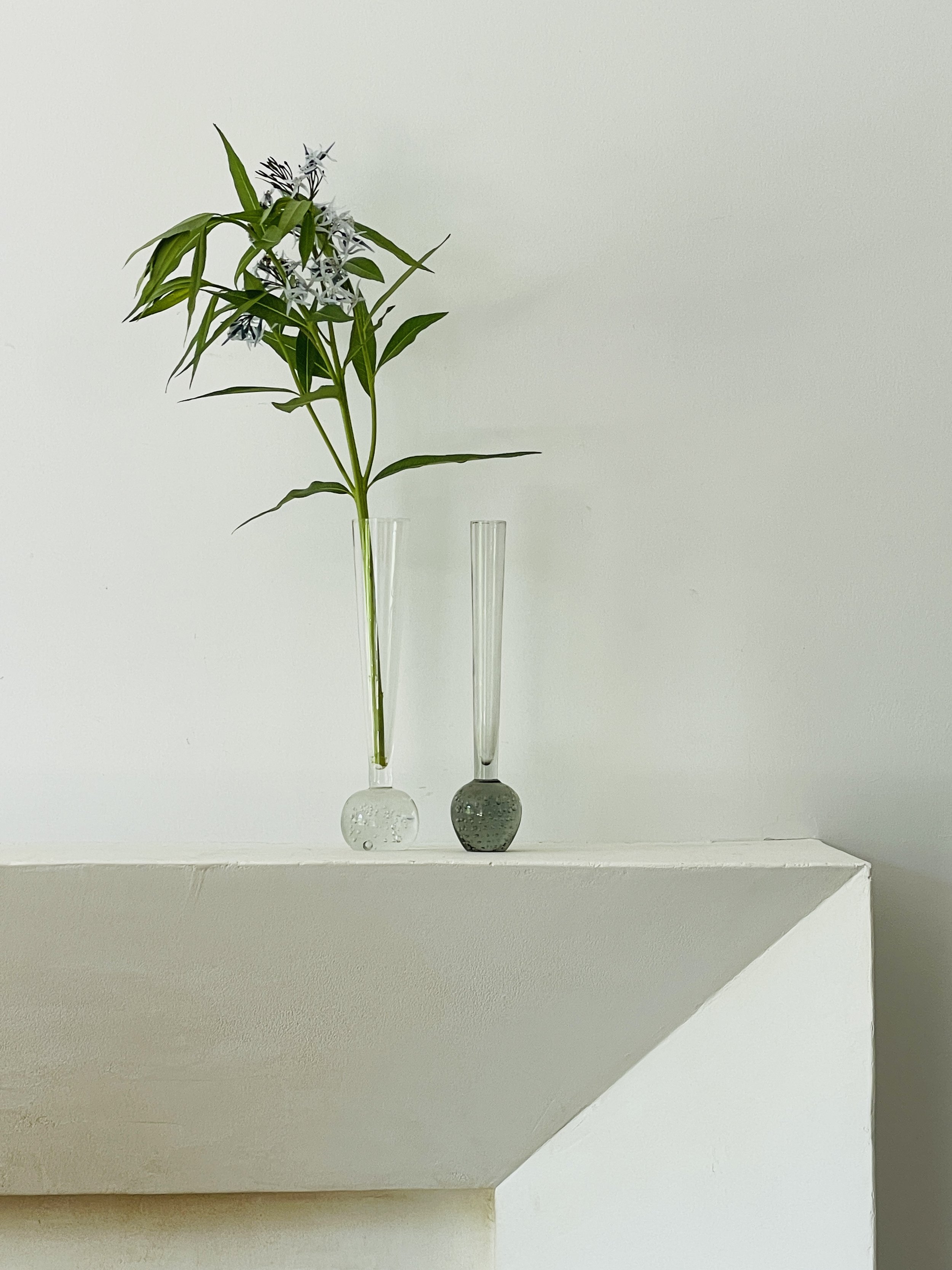 MATERI(A)NTIQUES SET OF CHARCOAL AND CLEAR SMALL BLOWN GLASS BUBBLE VASES(3).jpg