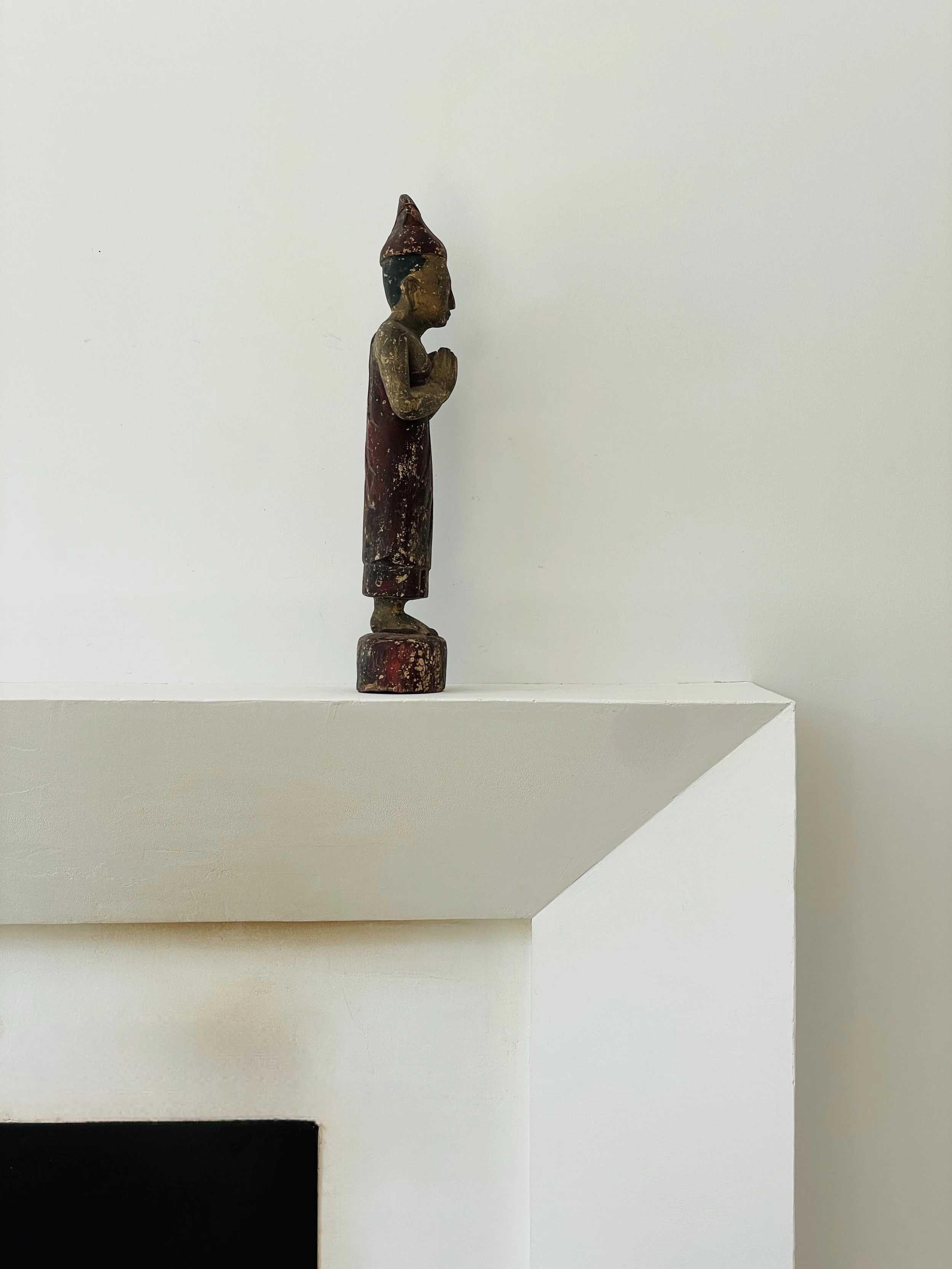 MATERI(A)NTIQUES TALL WOODEN BURMESE FIGURE STATUE WITH RED DETAILING(4).jpg