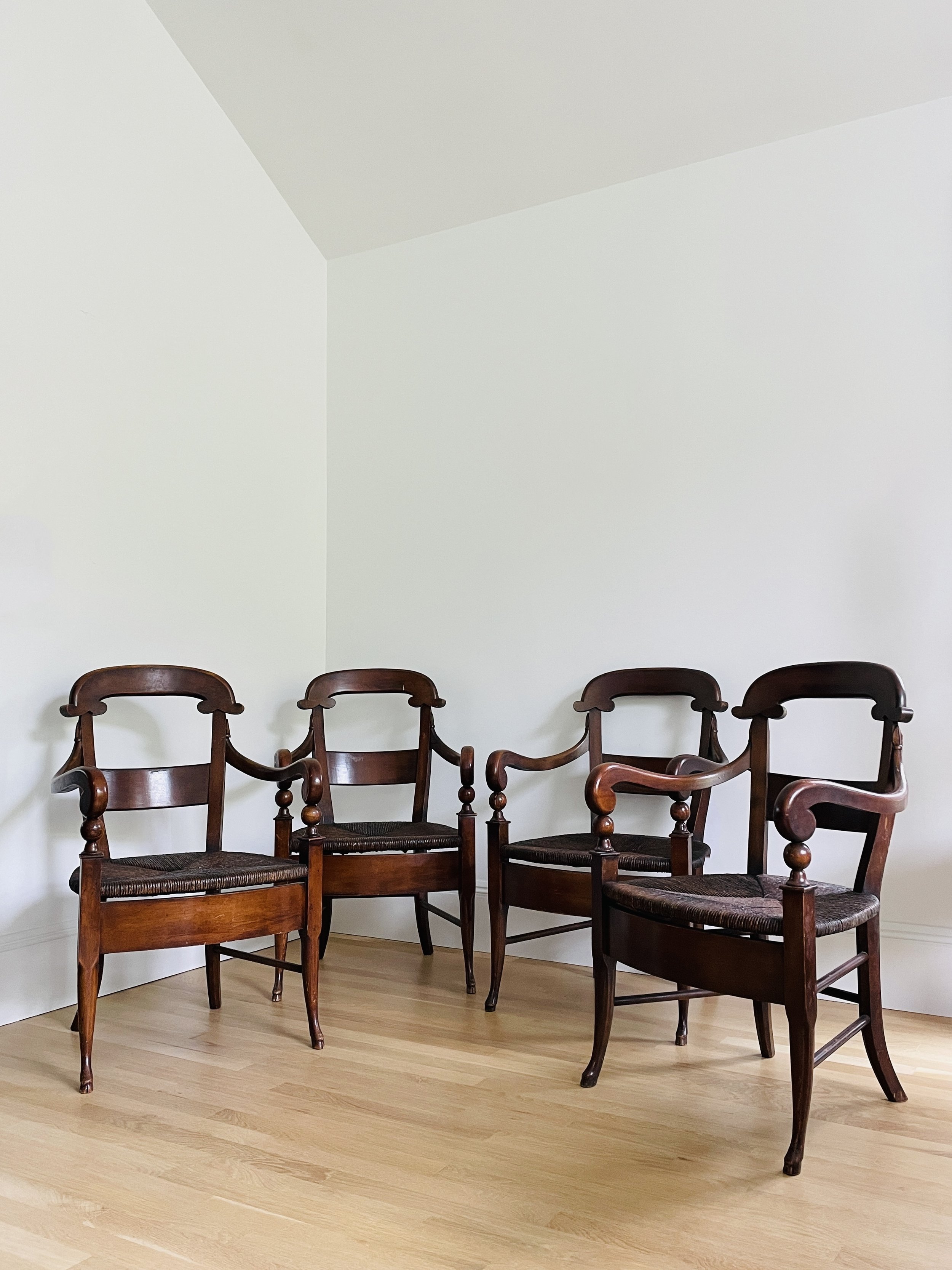 MATERI(A)NTIQUES STAINED WOOD 4 PC DINING CHAIR SET.jpg
