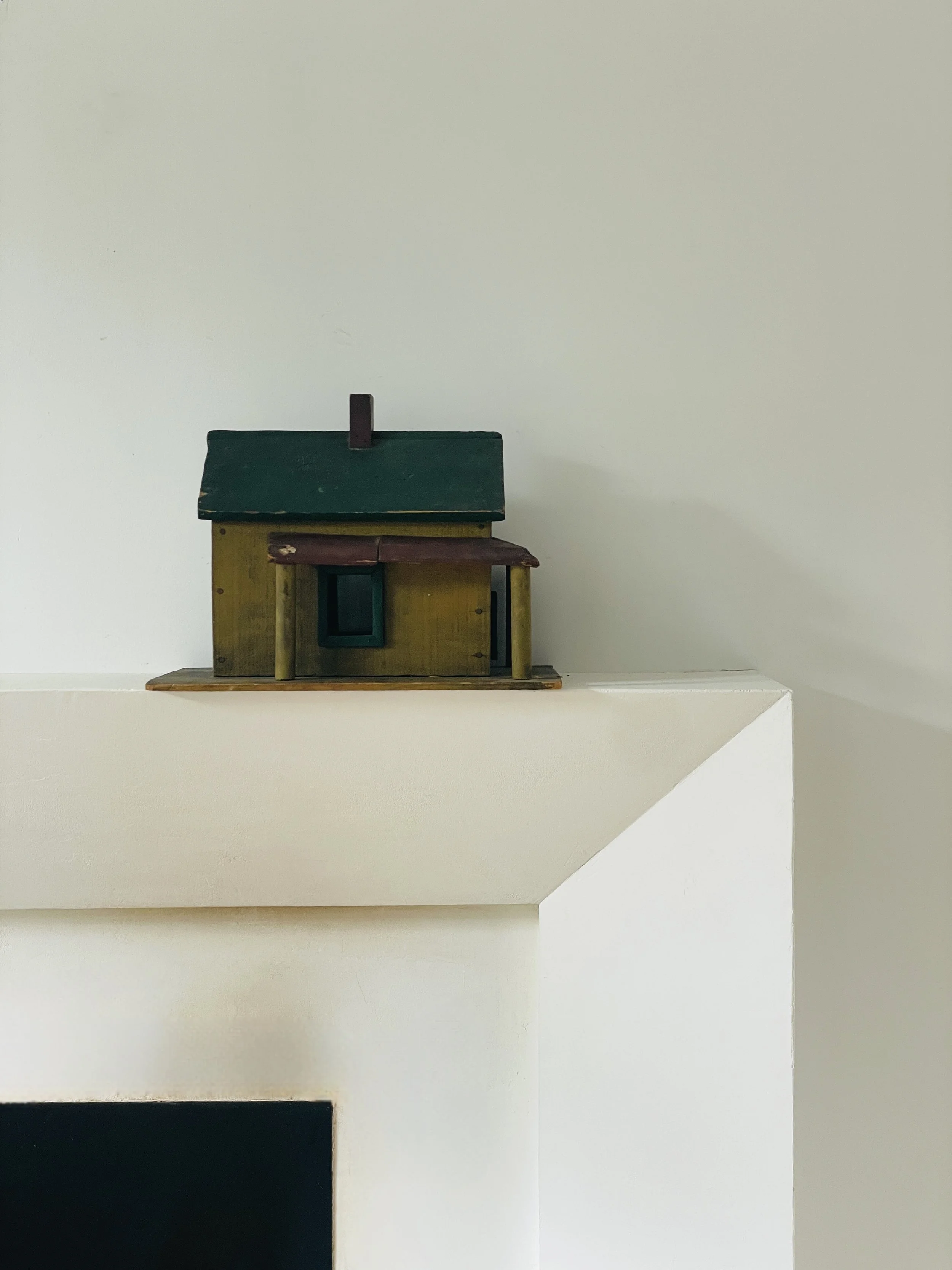 MATERI(A)NTIQUES MEDIUM GREEN, BURGUNDY AND OCHRE BIRD HOUSE(3).jpg