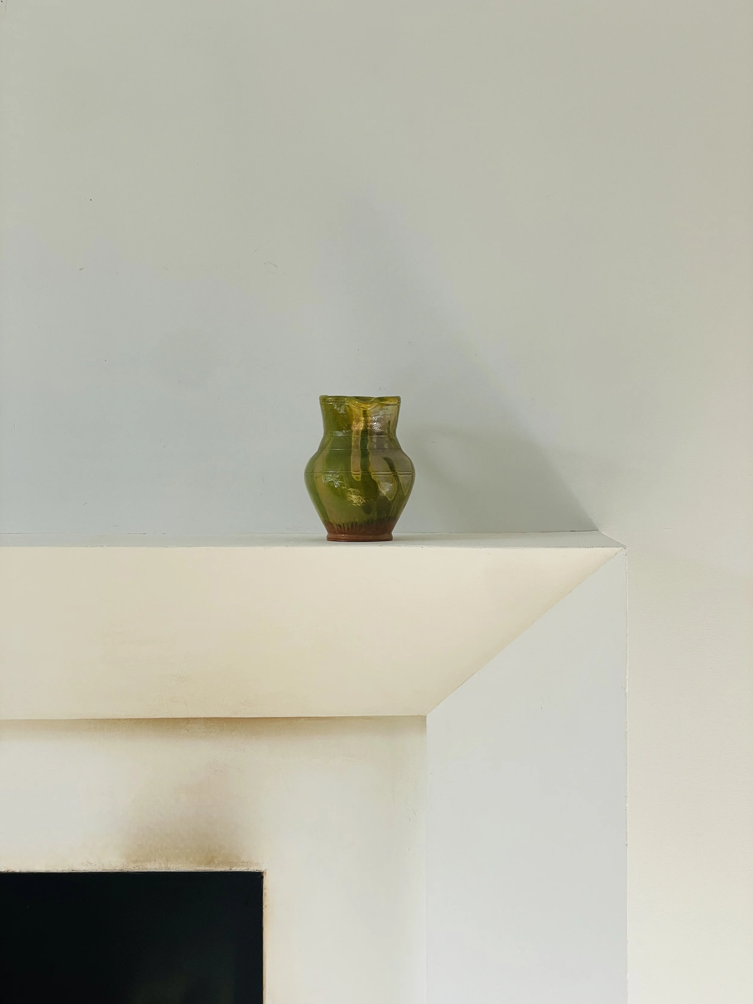 MATERI(A)NTIQUES MEDIUM OCHRE AND GREEN STUDIO POTTERY PITCHER WITH RUFFLE LIP(2).jpg