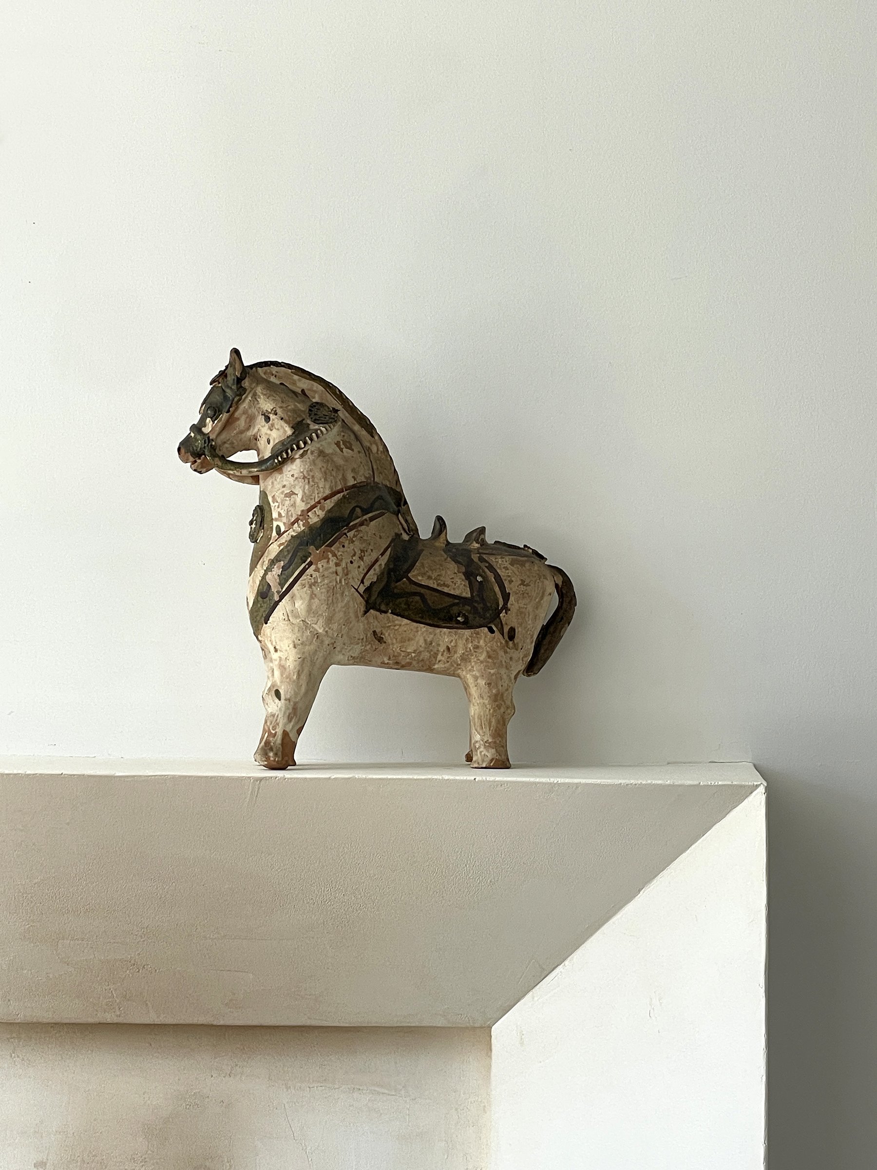 MATERI(A)NTIQUES PERUVIAN TERRA COTTA HORSE VASE(4).jpg