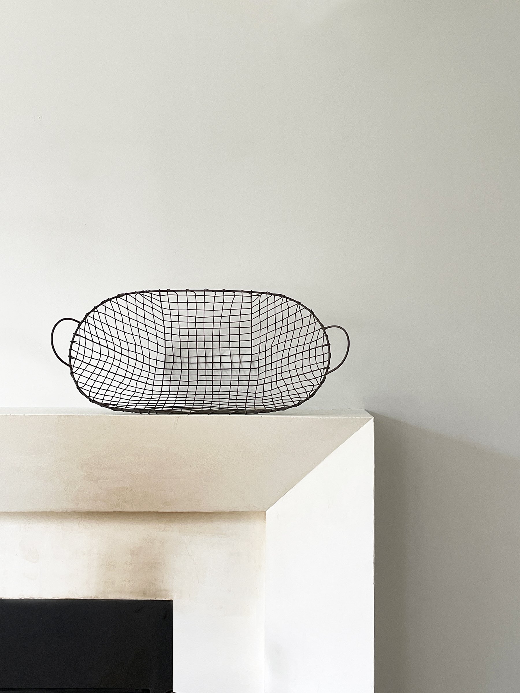 MATERI(A)NTIQUES LARGE PRIMITIVE WIRE BASKET(2).jpg