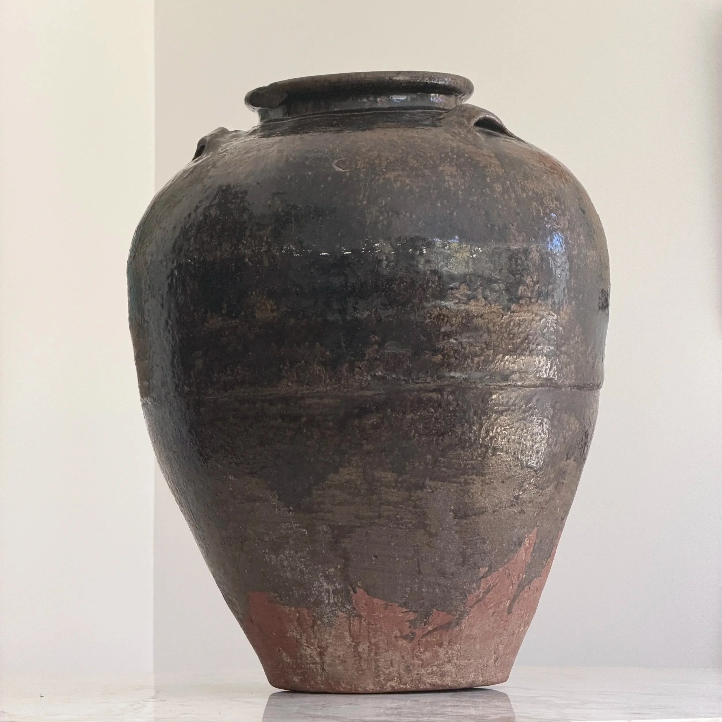 MATERI%28A%29NTIQUES+EXTRA+LARGE+DARK+BROWN+CHINESE+URN+WITH+SMALL+HANDLE+DETAILS+559-A%284%29.jpg