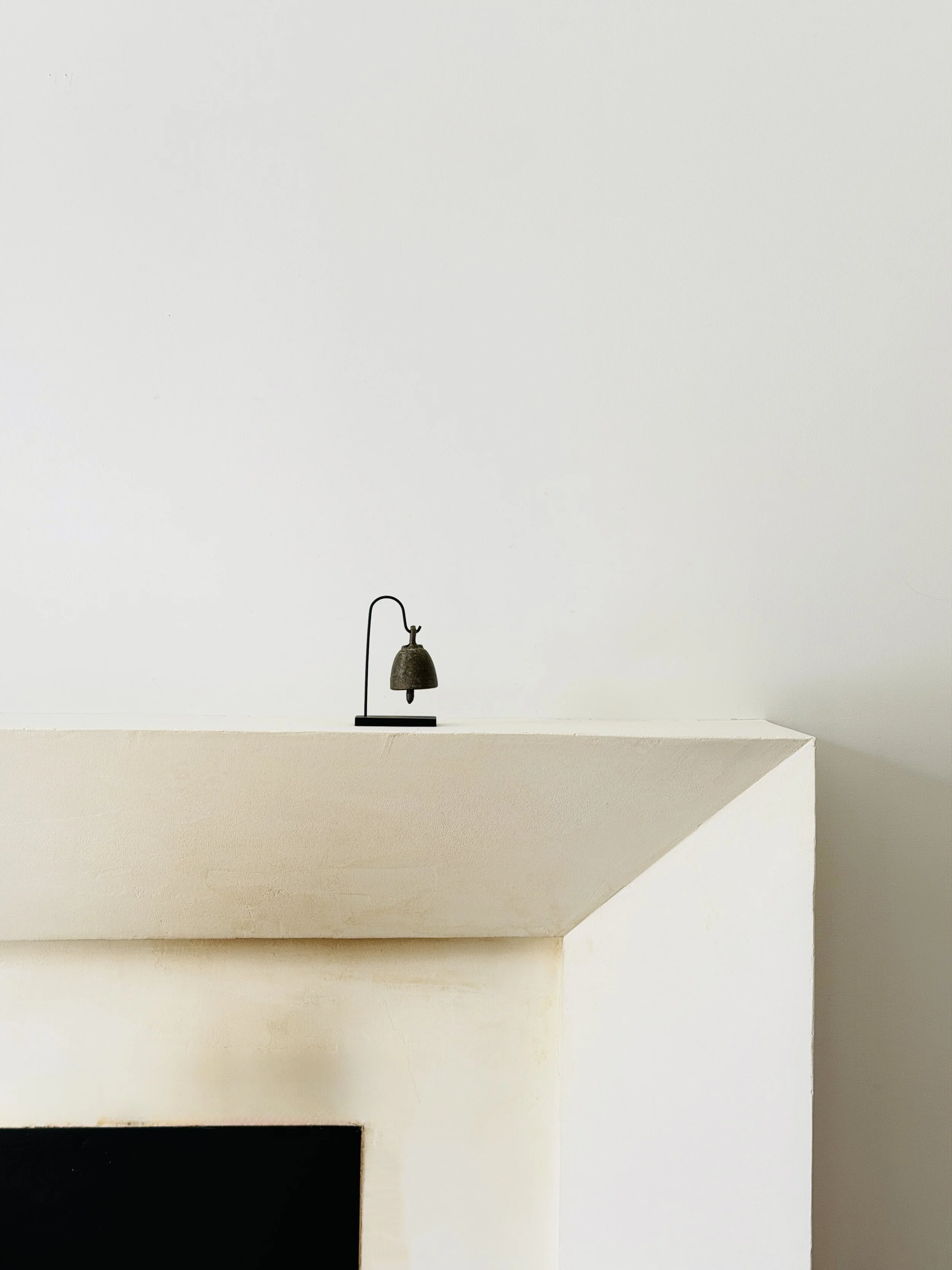 MATERI(A)NTIQUES SMALL THAI : BURMESE BUDDHIST TEMPLE BRONZE BELL LATE 19TH C. - EARLY 20TH C.; SINGLE RING AT TOP 420-A(5).jpg