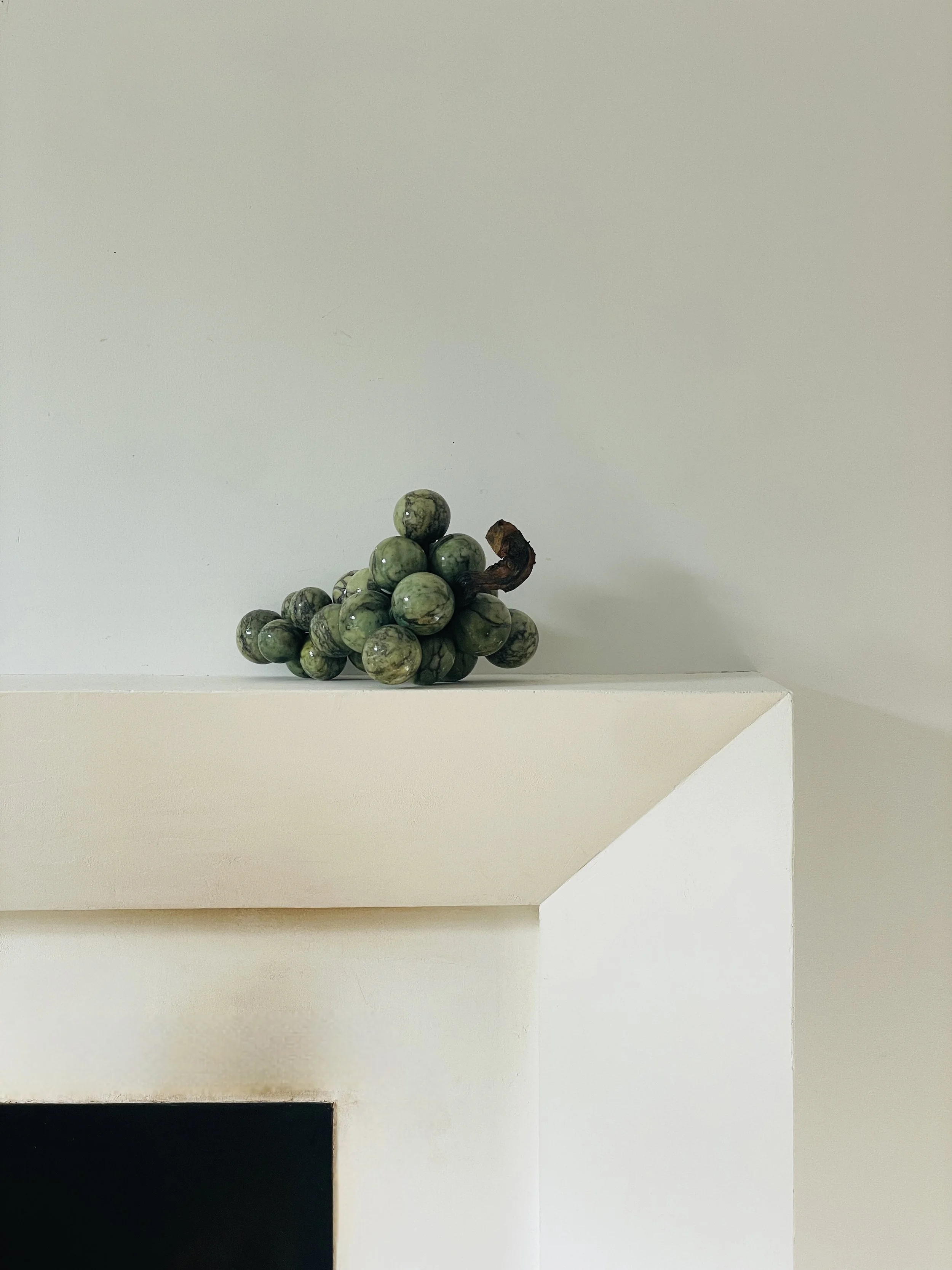 MATERI(A)NTIQUES LARGE GREEN STONE AND WIRE WORK GRAPE CLUSTER(2).jpg