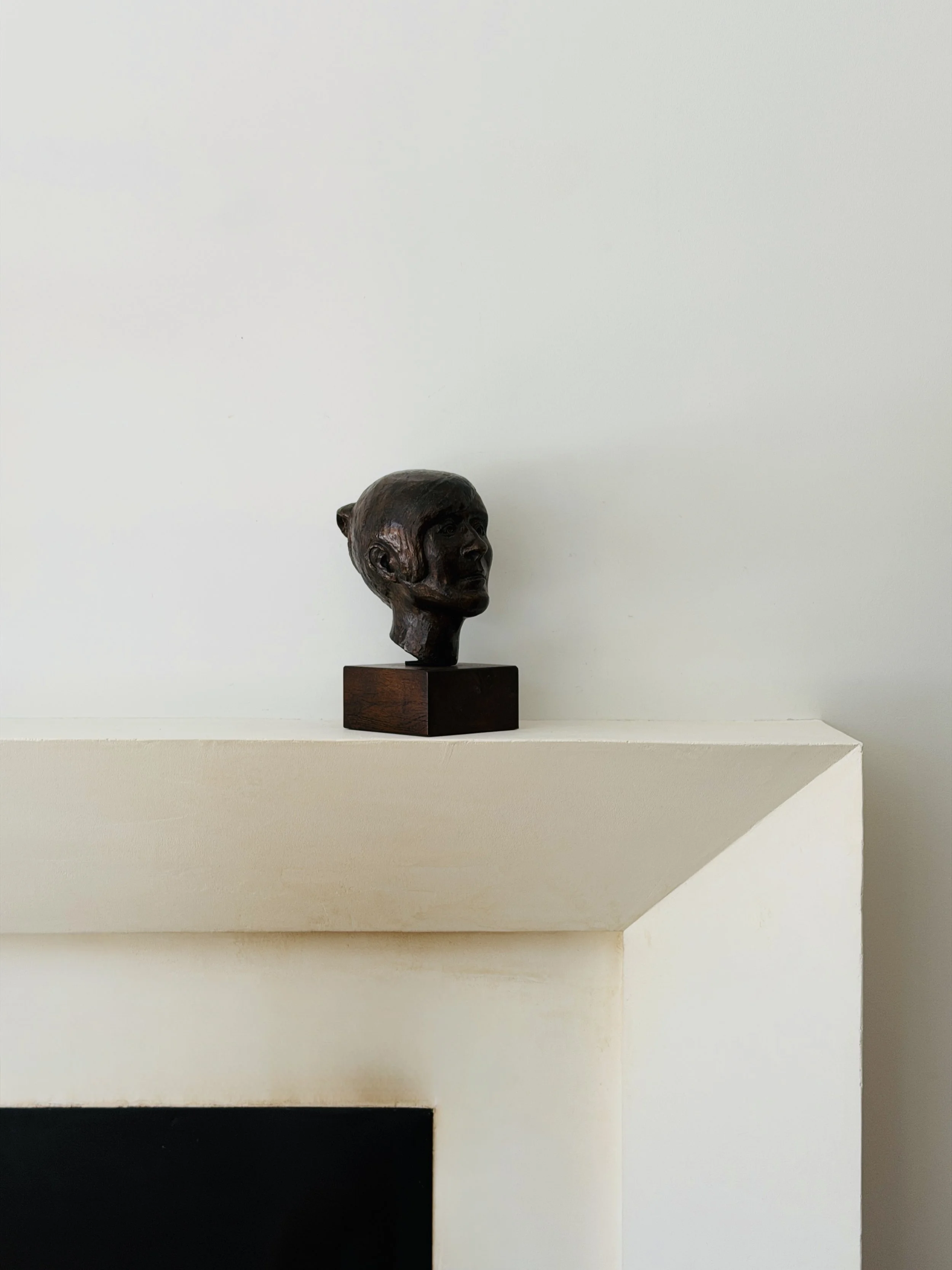 MATERI(A)NTIQUES MEDIUM BRONZE FEMALE BUST ON WOODEN STAND.3.jpg