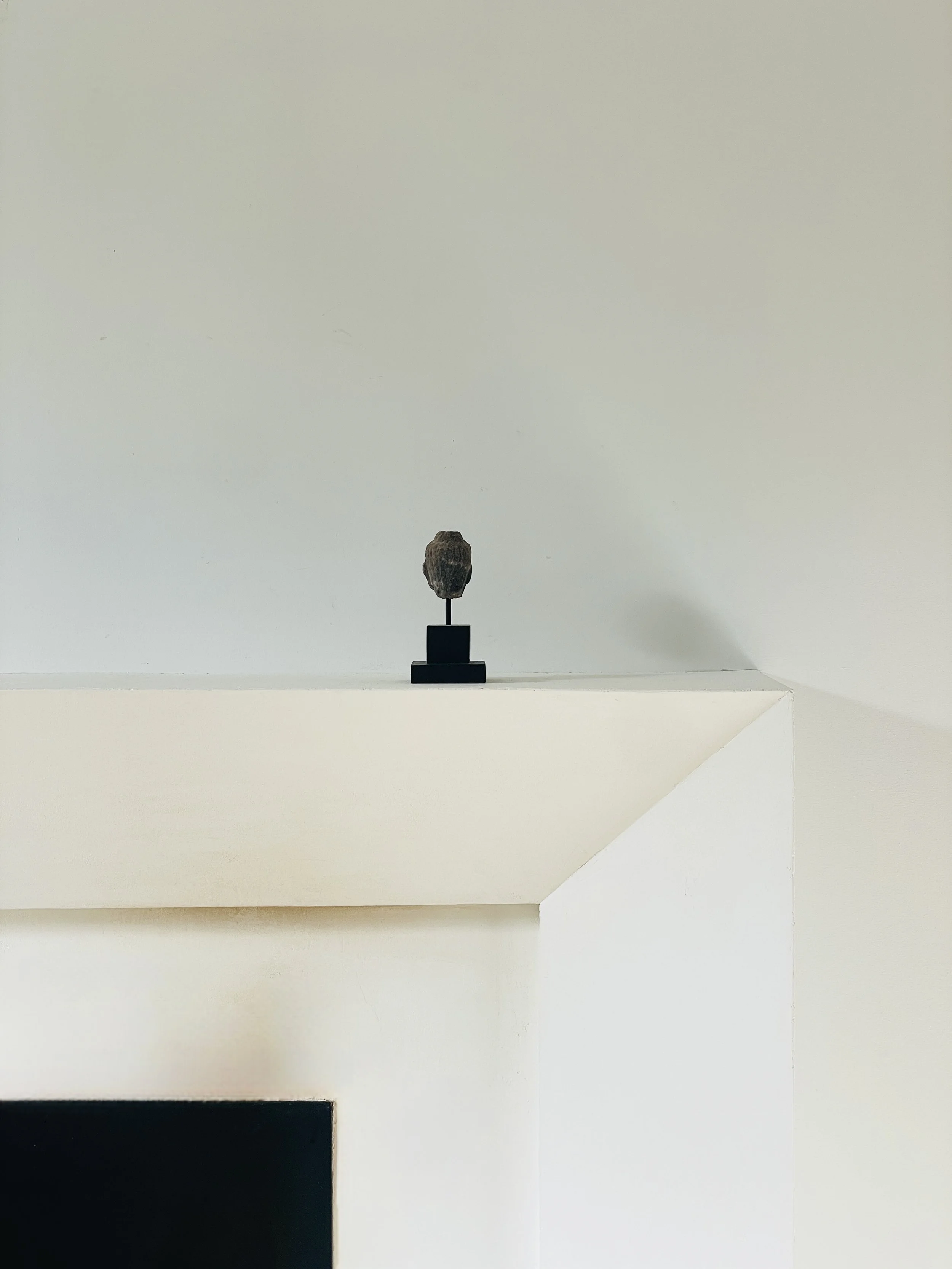 MATERI(A)NTIQUES SMALL CERAMIC BUDDHA HEAD ON BLACK STAND(4).jpg