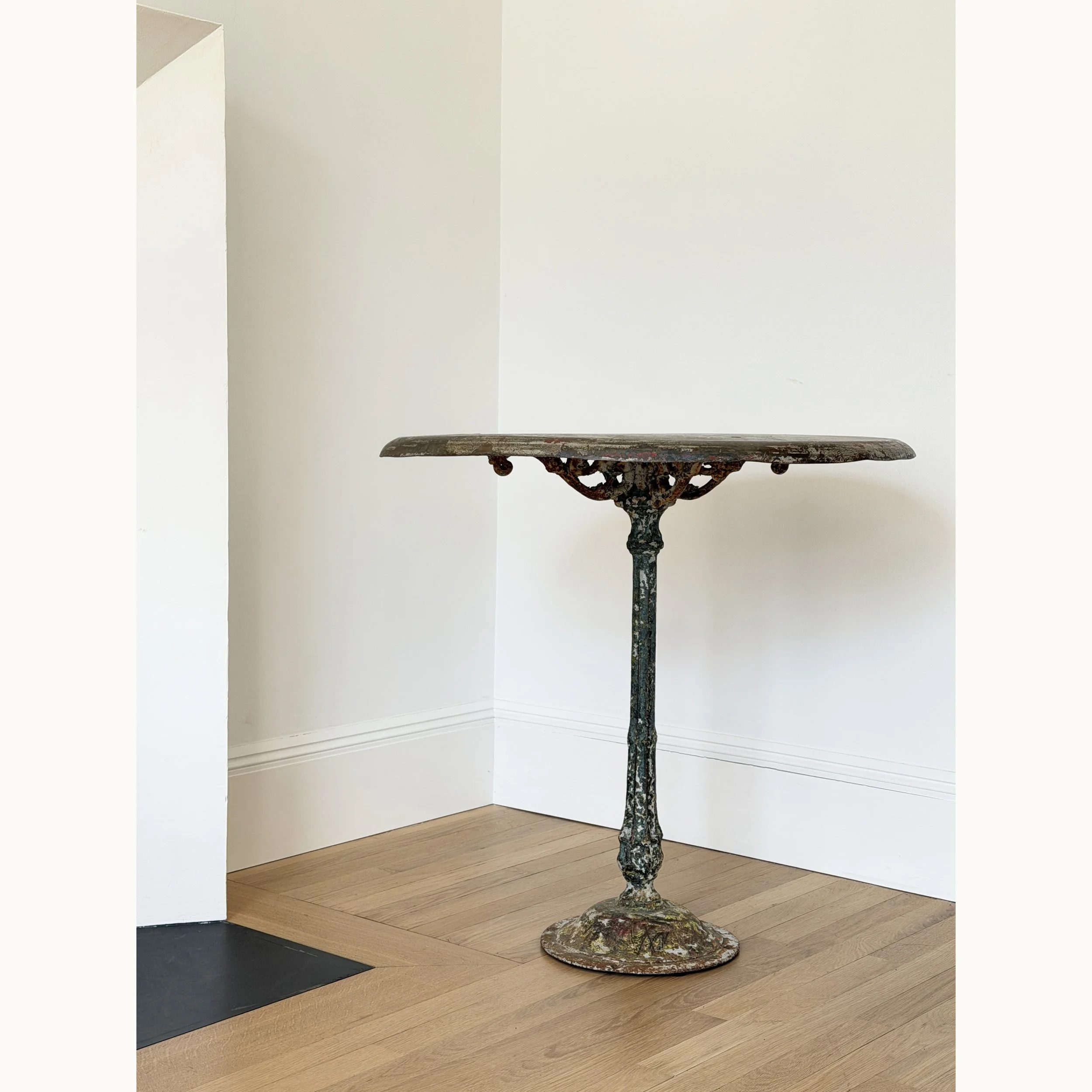 MATERI(A)NTIQUES PATINATED ROUND IRON OUTDOOR BISTRO PEDESTAL TABLE 445-A