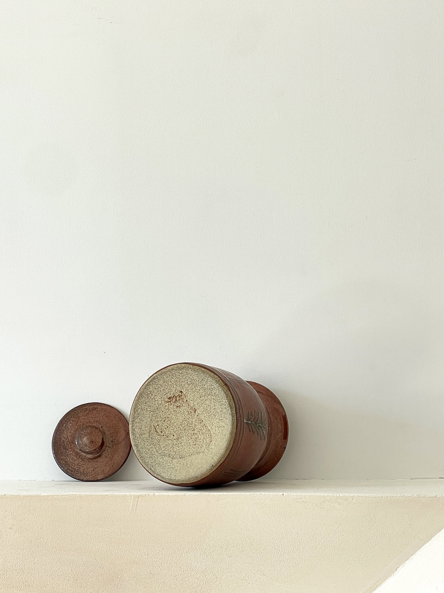MATERIA-ANTIQUES-MEDIUM-RUST-LIDDED-ANTIQUE-VESSEL-RELEASE-4.jpg