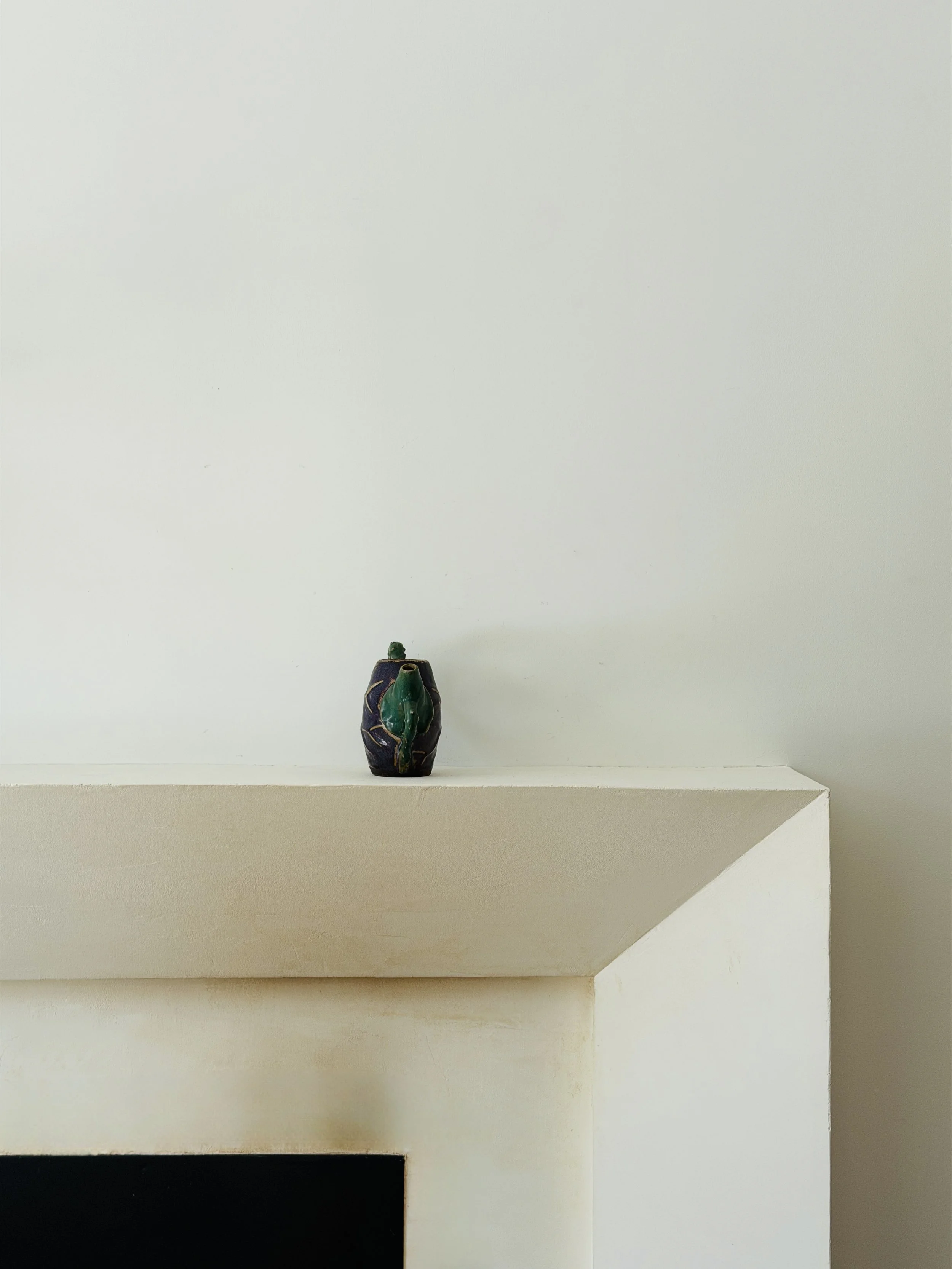 MATERI(A)NTIQUES SMALL PLUM AND GREEN VEGETABLE : VINE CERAMIC PITCHER.4.jpg