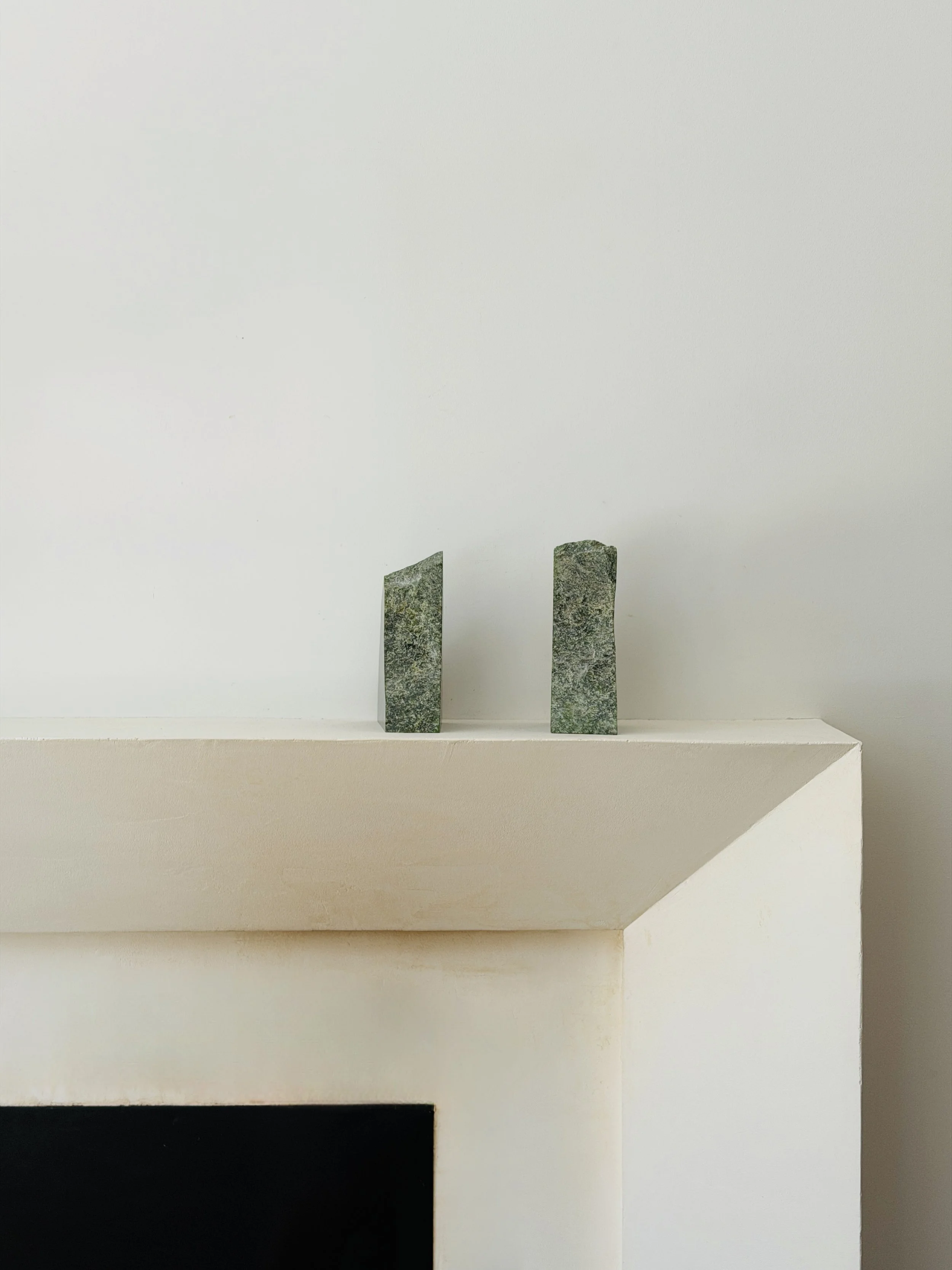 MATERI(A)NTIQUES MEDIUM GREEN STONE BOOKENDS.4.jpg