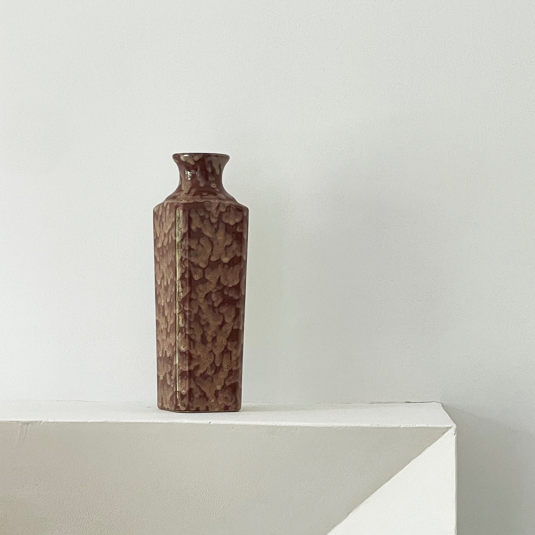 MATERIA-ANTIQUES-RUST-SQUARE-TEXTURED-GLAZE-CERAMIC-VESSEL-RELEASE-2.jpg