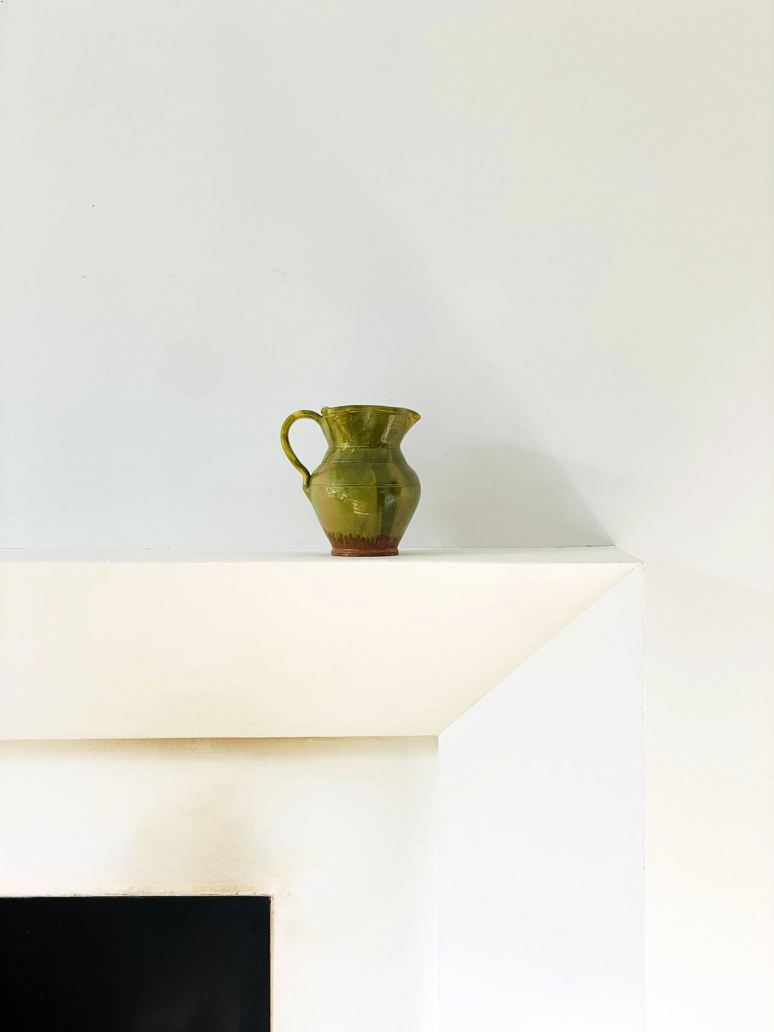 MATERI(A)NTIQUES MEDIUM OCHRE AND GREEN STUDIO POTTERY PITCHER WITH RUFFLE LIP(3).jpg