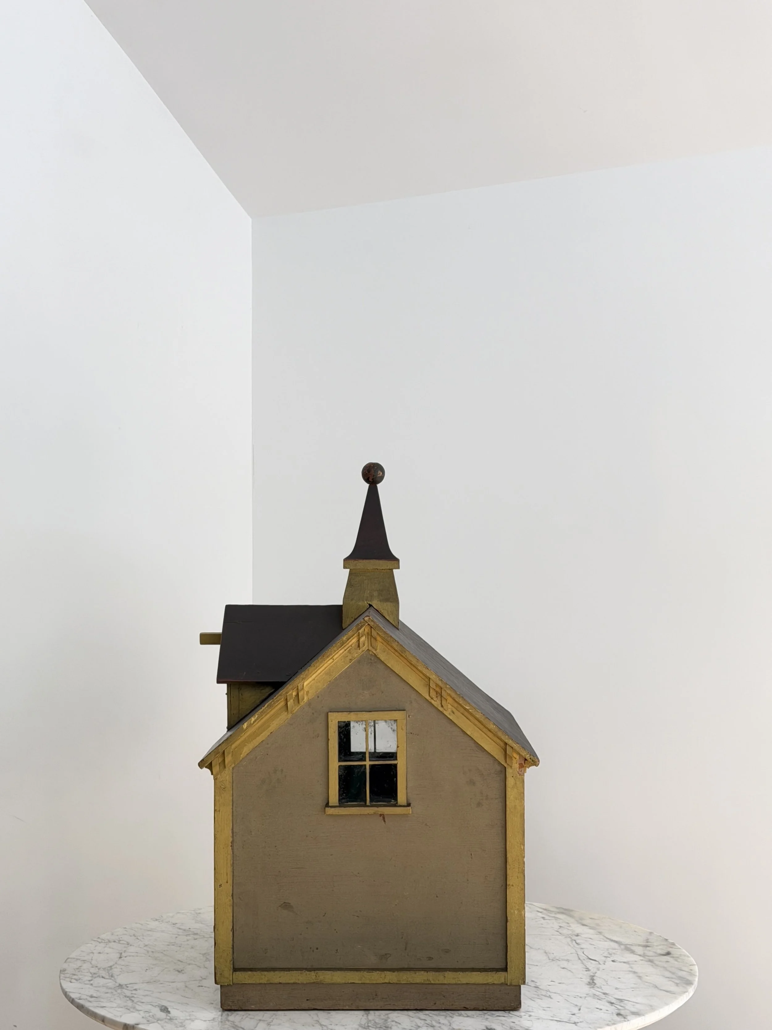 MATERI(A)NTIQUES EXTRA LARGE OLIVE AND OCHRE PAINTED MODEL BARN.7.jpg