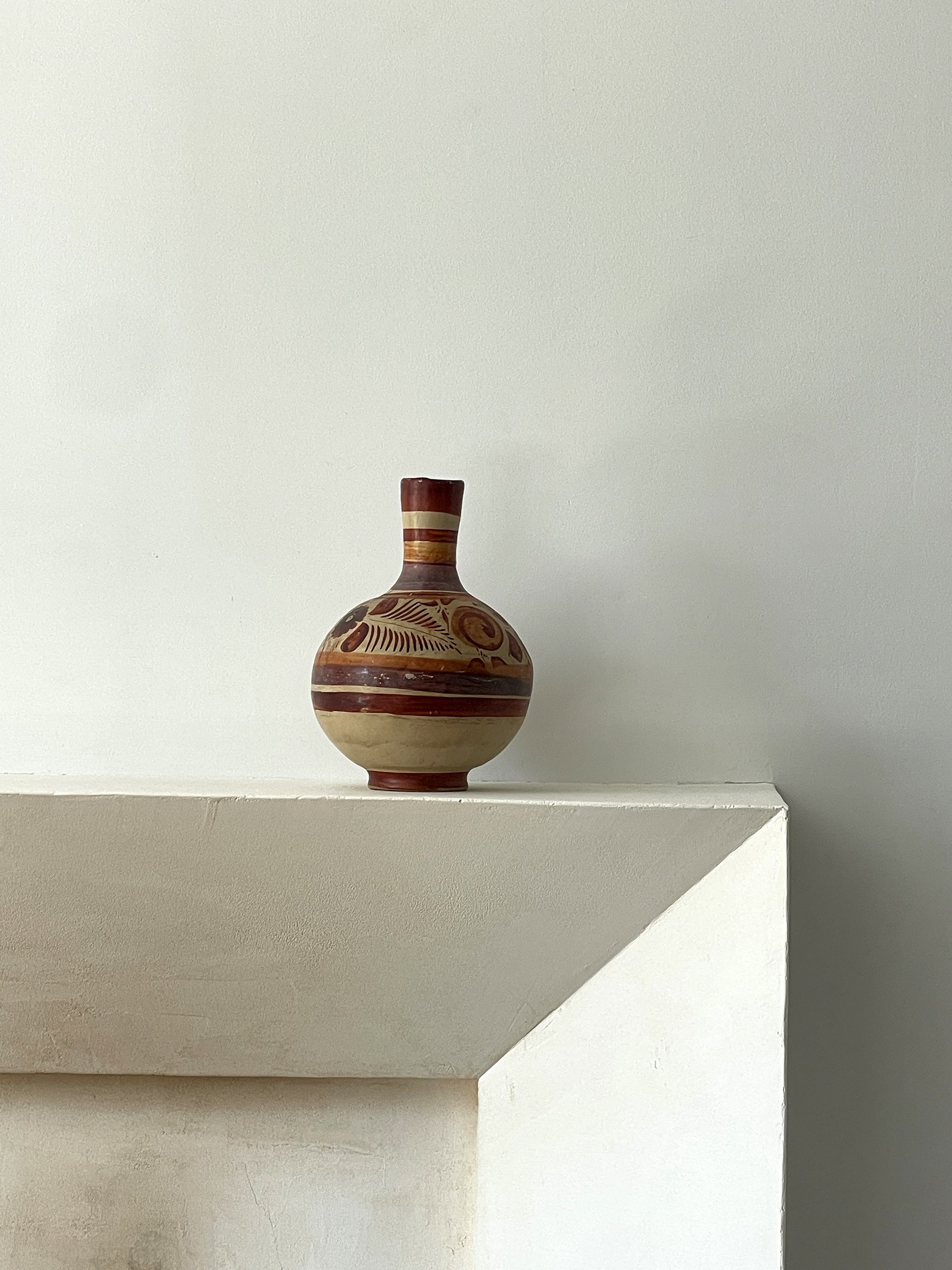 MATERI(A)NTIQUES MEDIUM MEXICAN CLAY FLORAL VASE(2).jpg