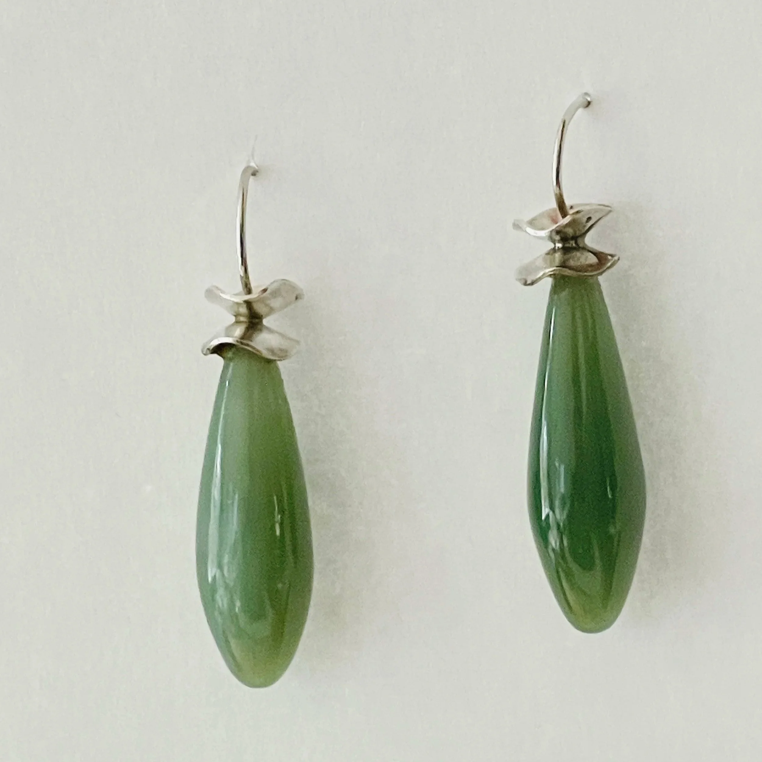 MATERI%28A%29NTIQUES+SILVER+AND+JADE+TEARDROP+EARRINGS%282%29.jpg