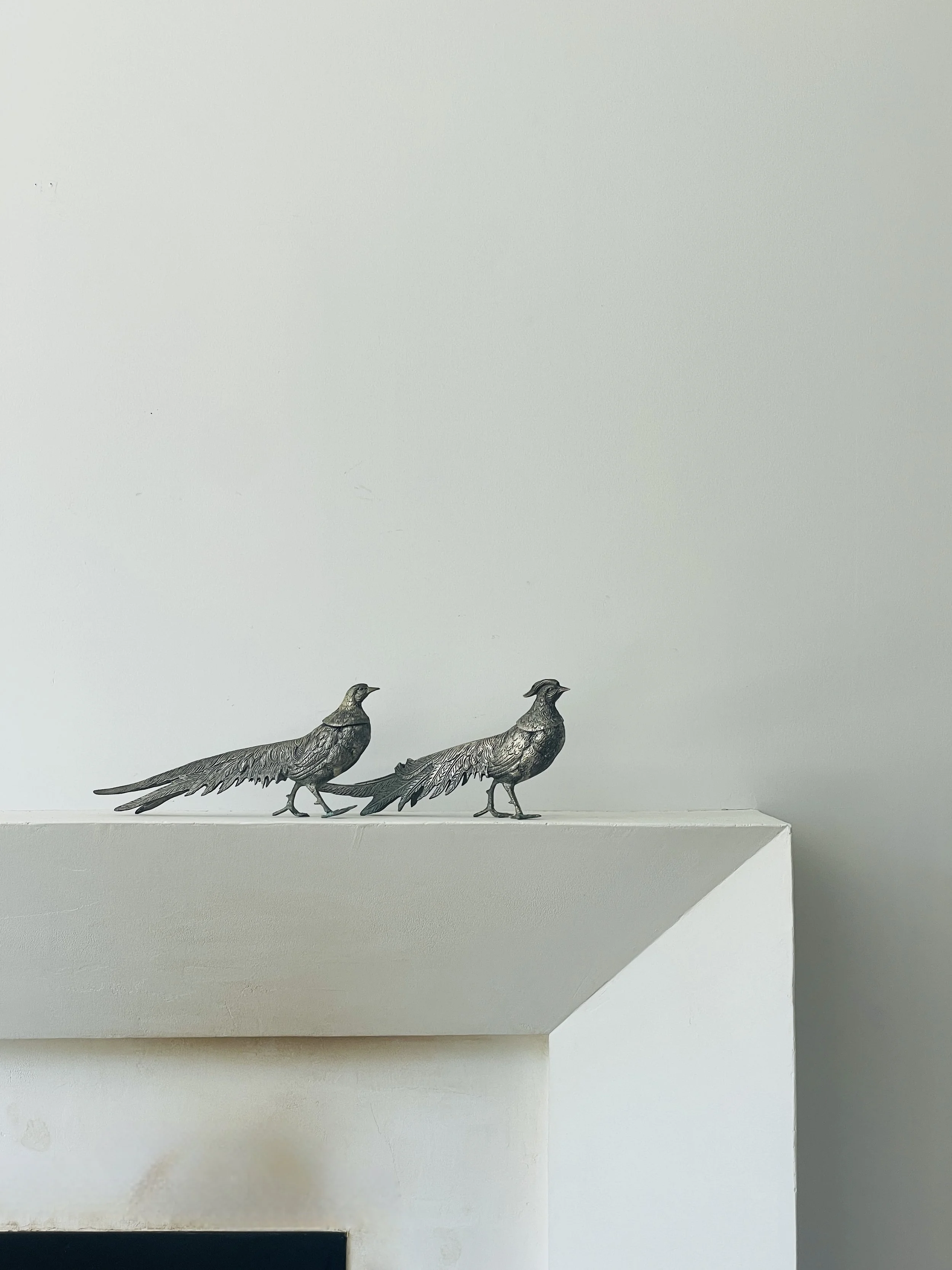 MATERI(A)NTIQUES LARGE METAL PHEASANT PAIR(3).jpg