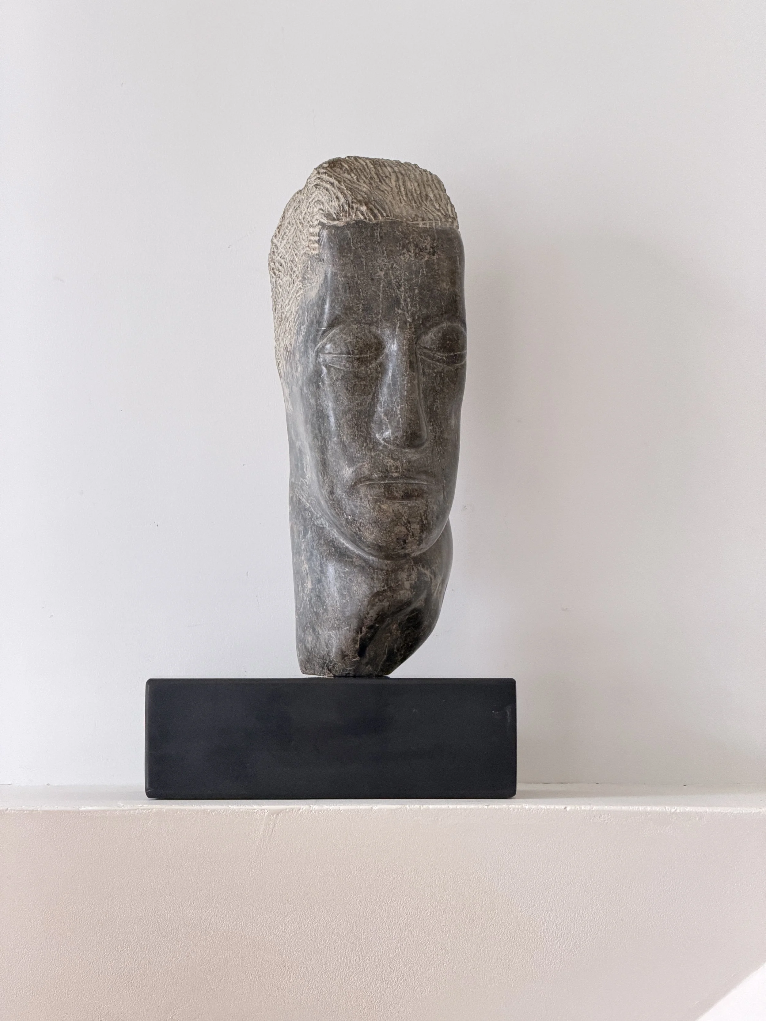 MATERI(A)NTIQUES MID CENTURY ABSTRACT MODERNIST STONE HEAD SCULPTURE 462-A(2).JPG