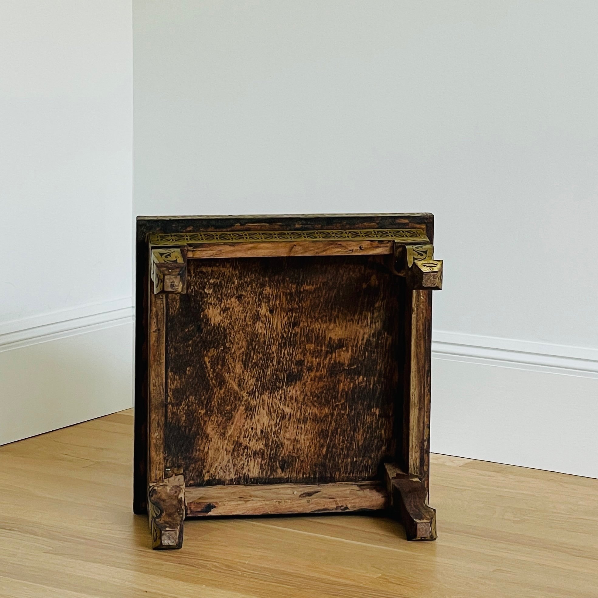 MATERI%28A%29NTIQUES+WOODEN+WITH+BRASS+INLAY+SIDE+TABLE%286%29.jpg
