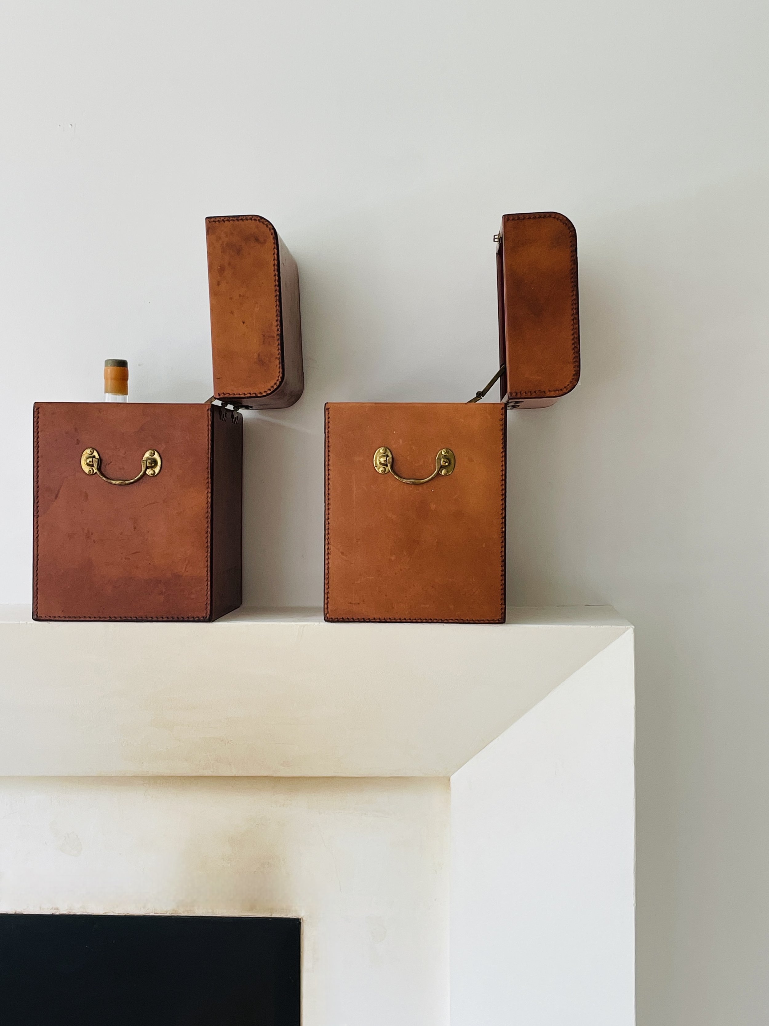 MATERI(A)NTIQUES COGNAC LEATHER WINE BOX SET(5).jpg