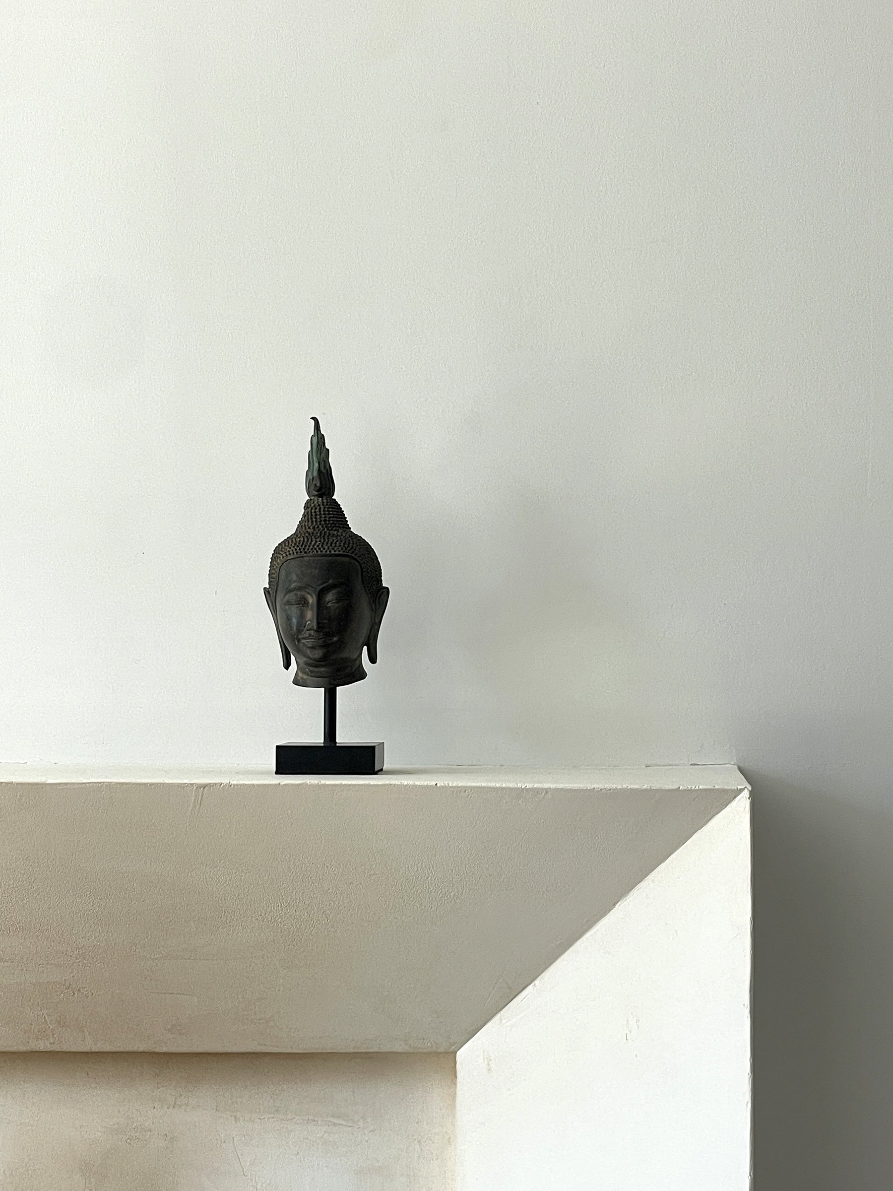MATERI(A)NTIQUES MEDIUM BRONZE BUDHA HEAD ON STAND(5).jpg