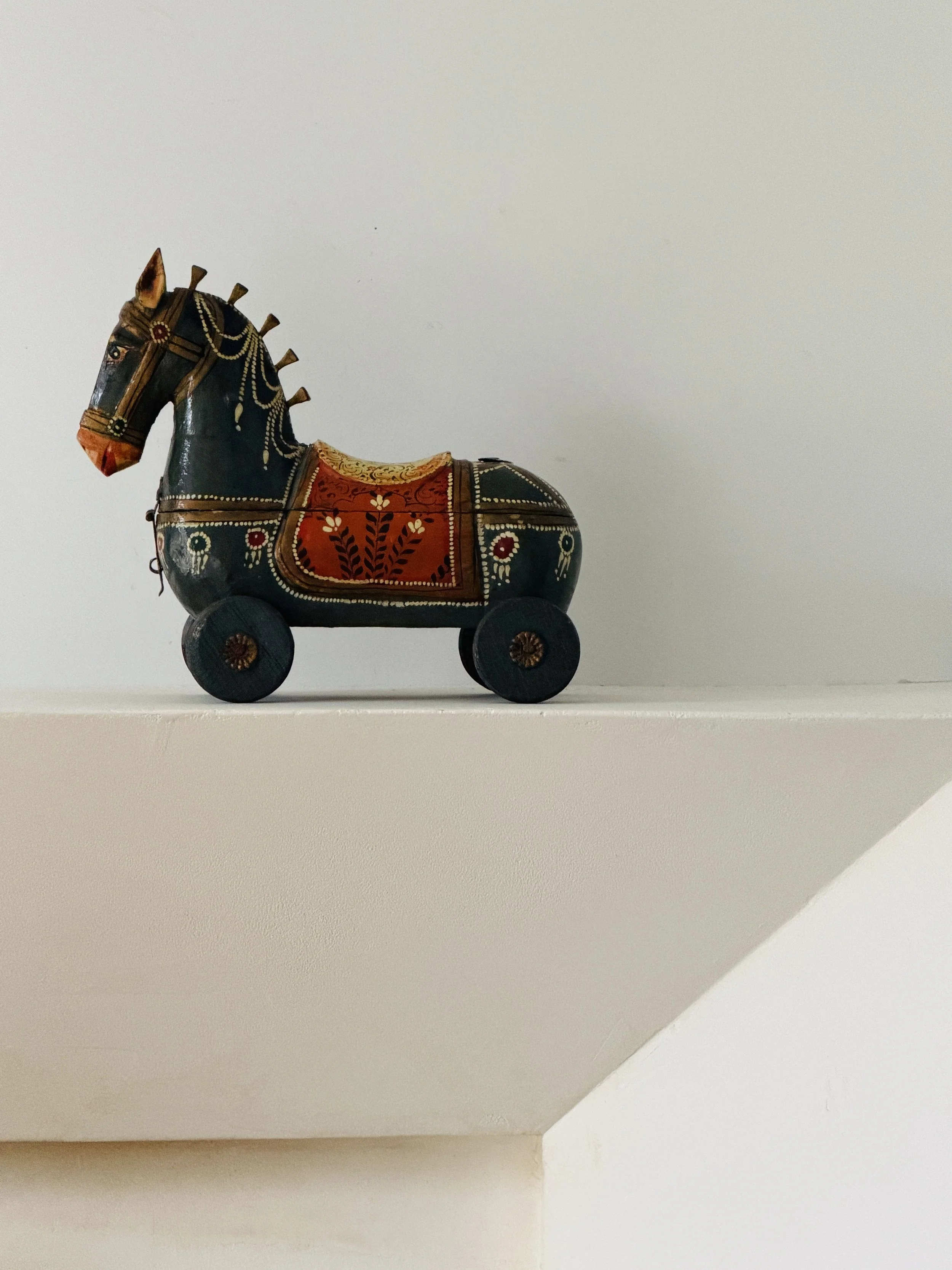 MATERI(A)NTIQUES PAINTED WOOD RAJASTHANI SPICE HORSE.5.jpg