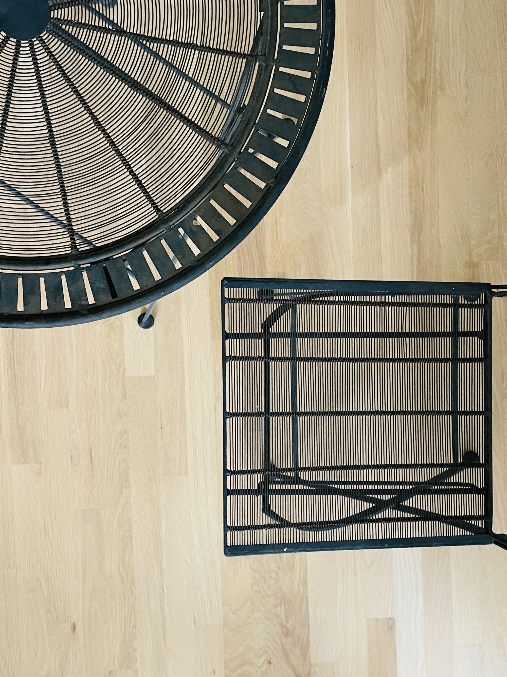 MATERI(A)NTIQUES OUTDOOR BLACK WIRE BISTRO TABLE AND CHAIRS SET(8).jpg