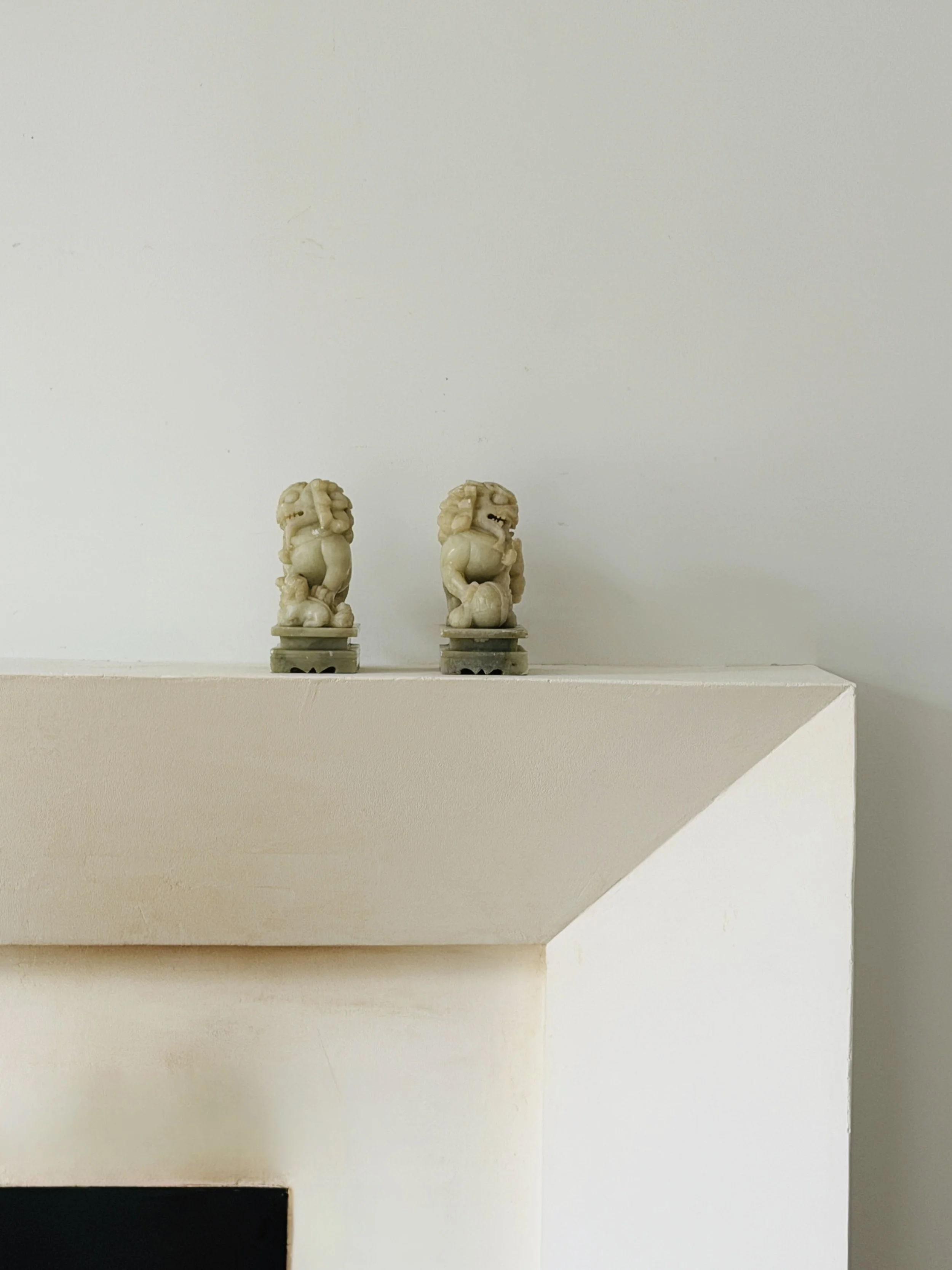 MATERI(A)NTIQUES SMALL PALE JADE FOO DOG SET.4.jpg