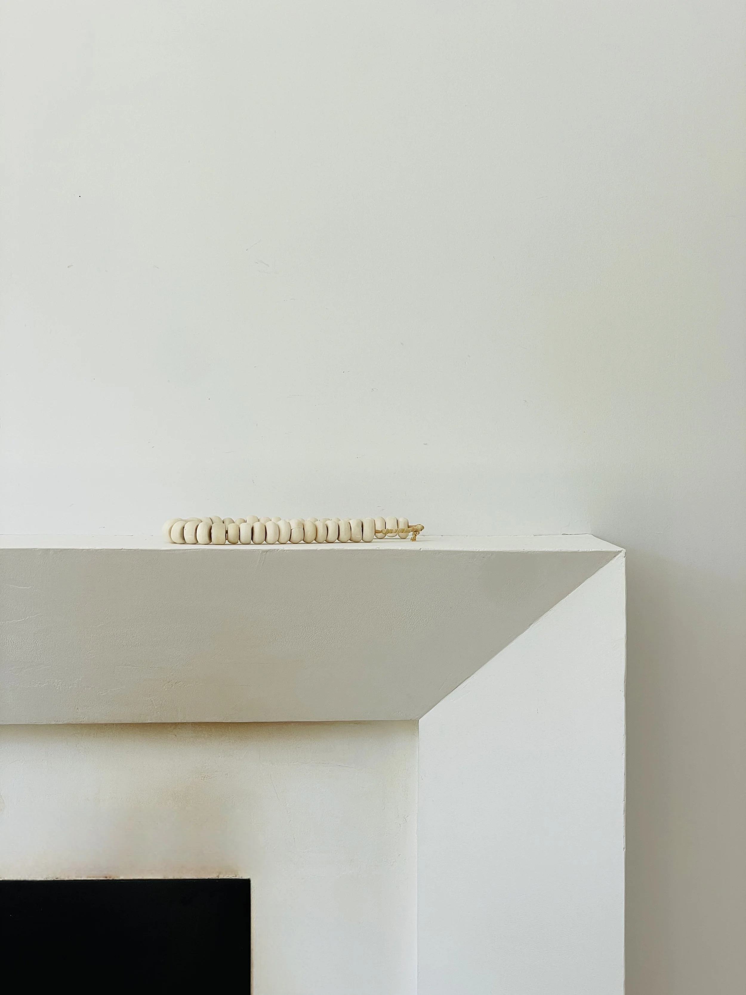 MATERI(A)NTIQUES CREAM BEAD STRAND92).jpg