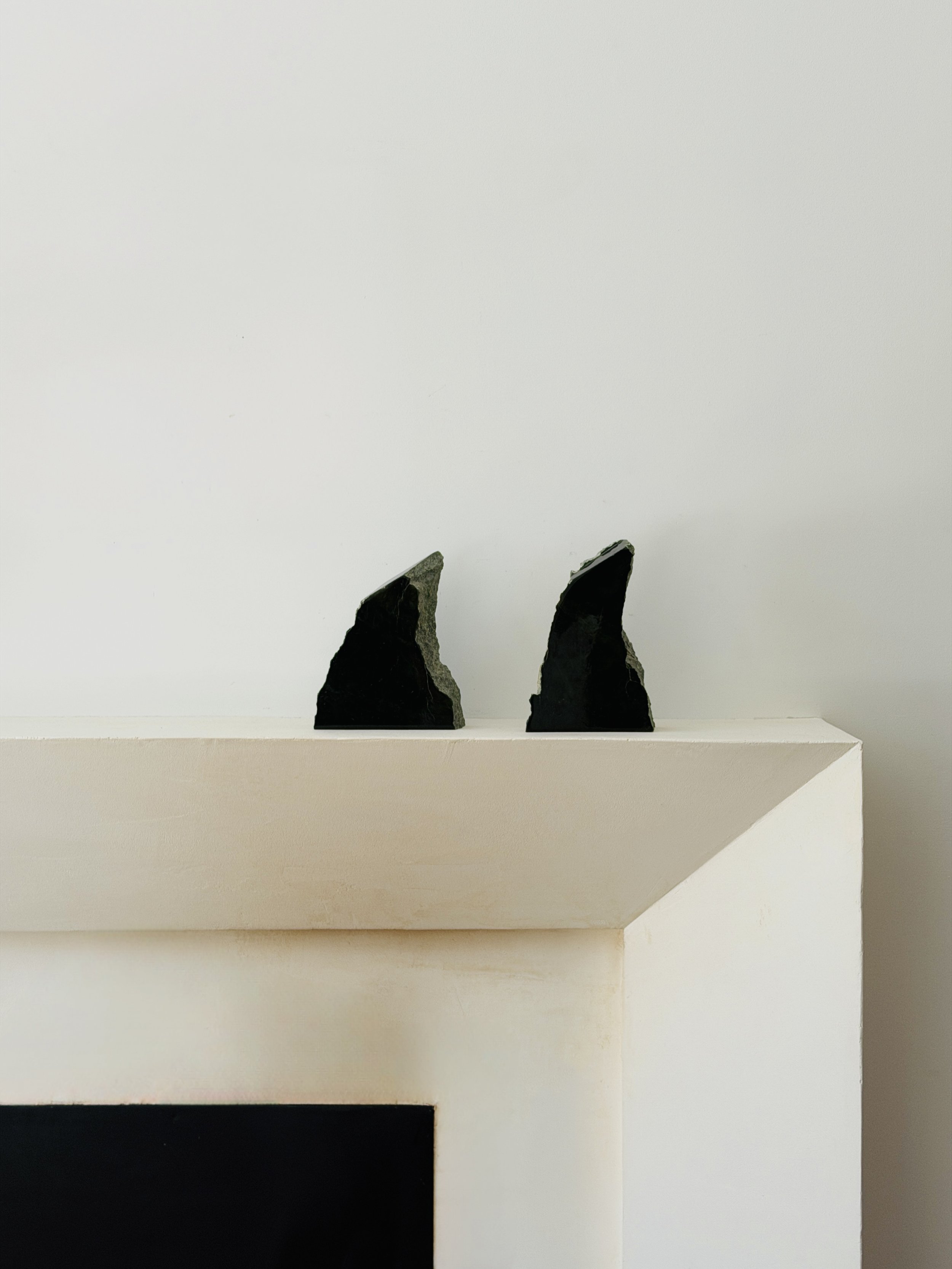 MATERI(A)NTIQUES MEDIUM GREEN STONE BOOKENDS.3.jpg