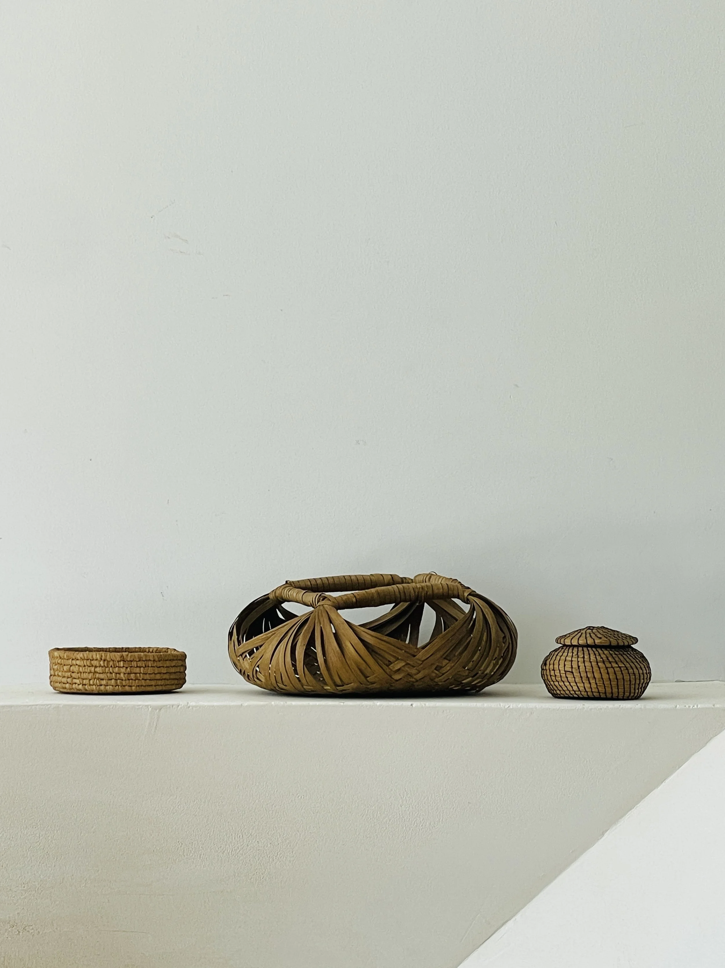 MATERI(A)NTIQUES SMALL SQUARE BAMBOO BASKET, SMALL NATIVE AMERICAN PINE NEEDLE BASKET, SMALL GRASS BASKET SET OF THREE(2).jpg