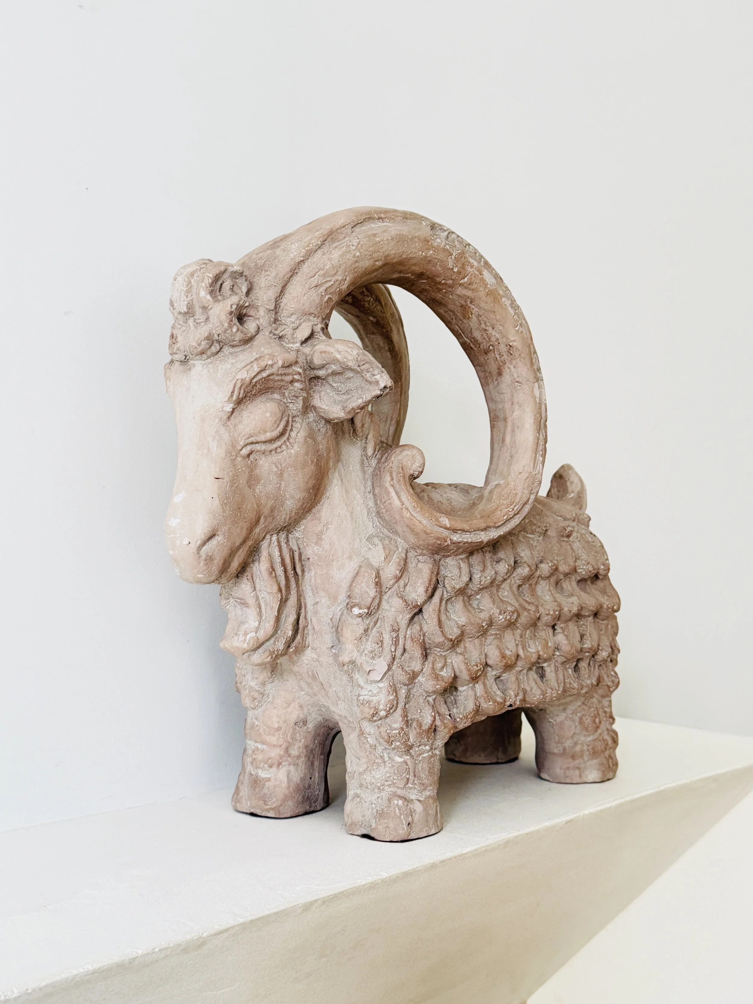 MATERI(A)NTIQUES MEDIUM PALE PINK OUTDOOR CAST RAM FIGURINE 472-A(5).jpg