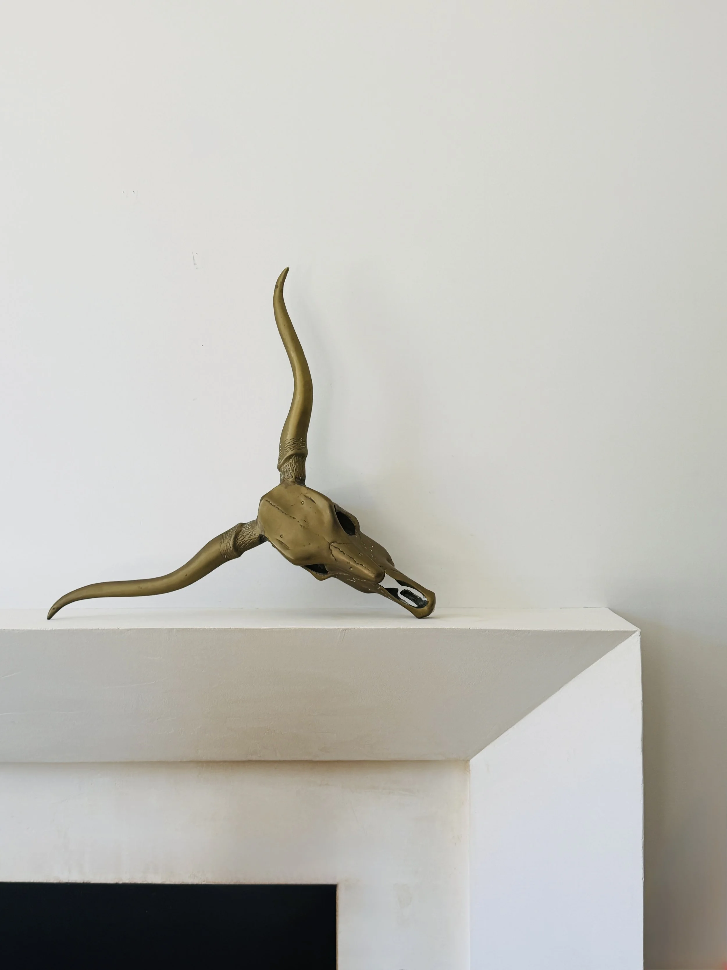 MATERI(A)NTIQUES LARGE HANGING CAST BRASS DEER SKULL WITH ANTLERS 552-A(5).jpg