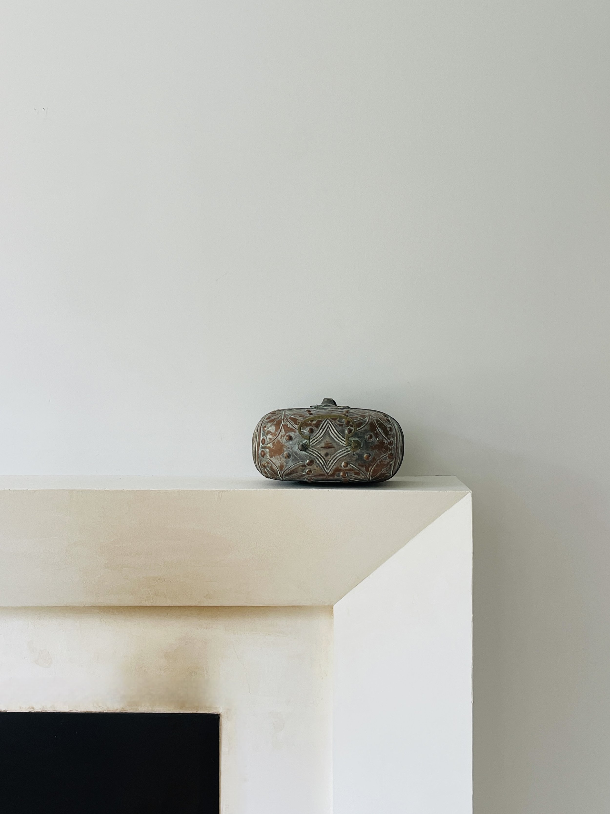 MATERI(A)NTIQUES DETAILED COPPER FOOTED BOX WITH LID(5).jpg