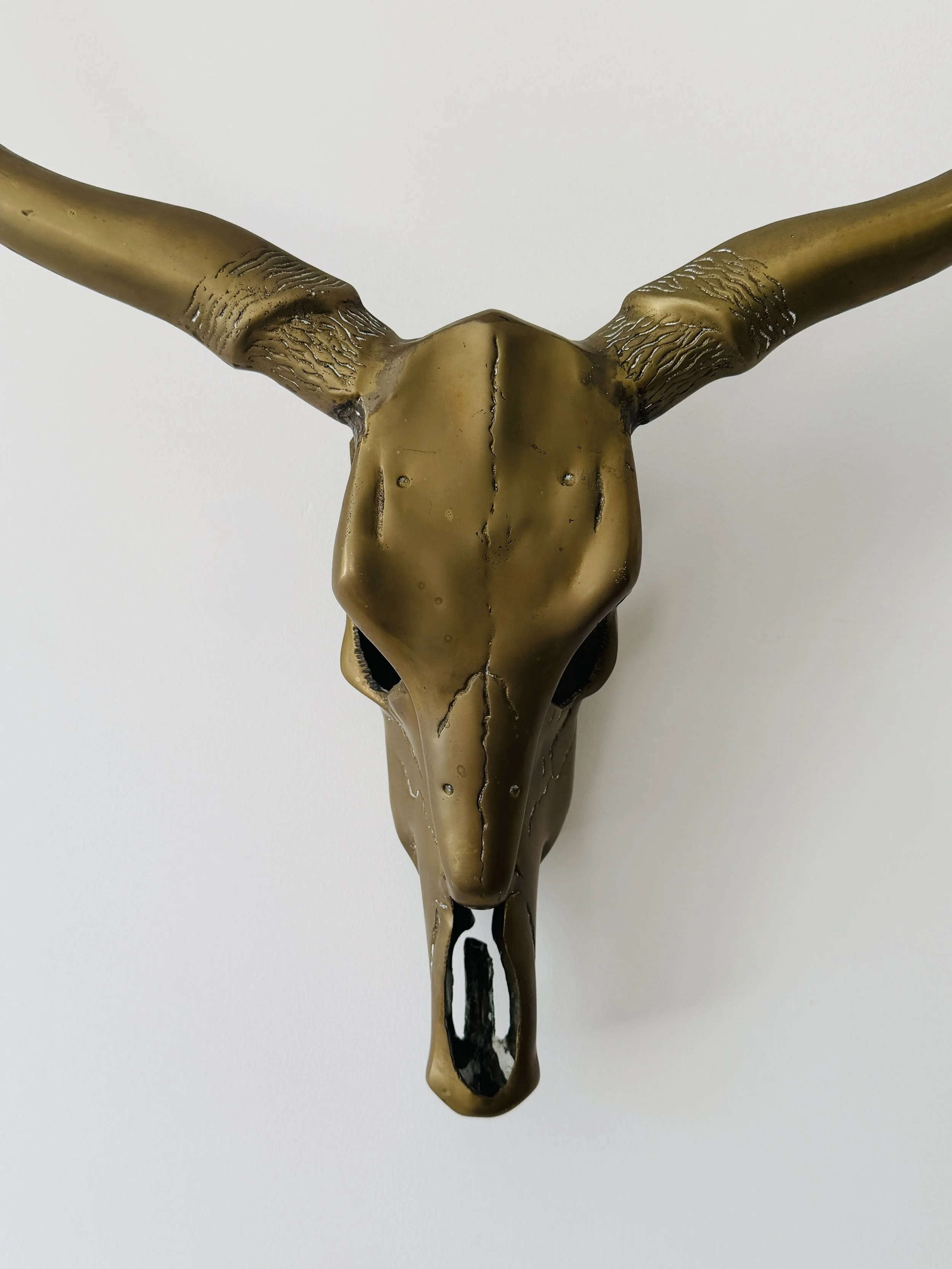 MATERI(A)NTIQUES LARGE HANGING CAST BRASS DEER SKULL WITH ANTLERS 552-A(3).jpg