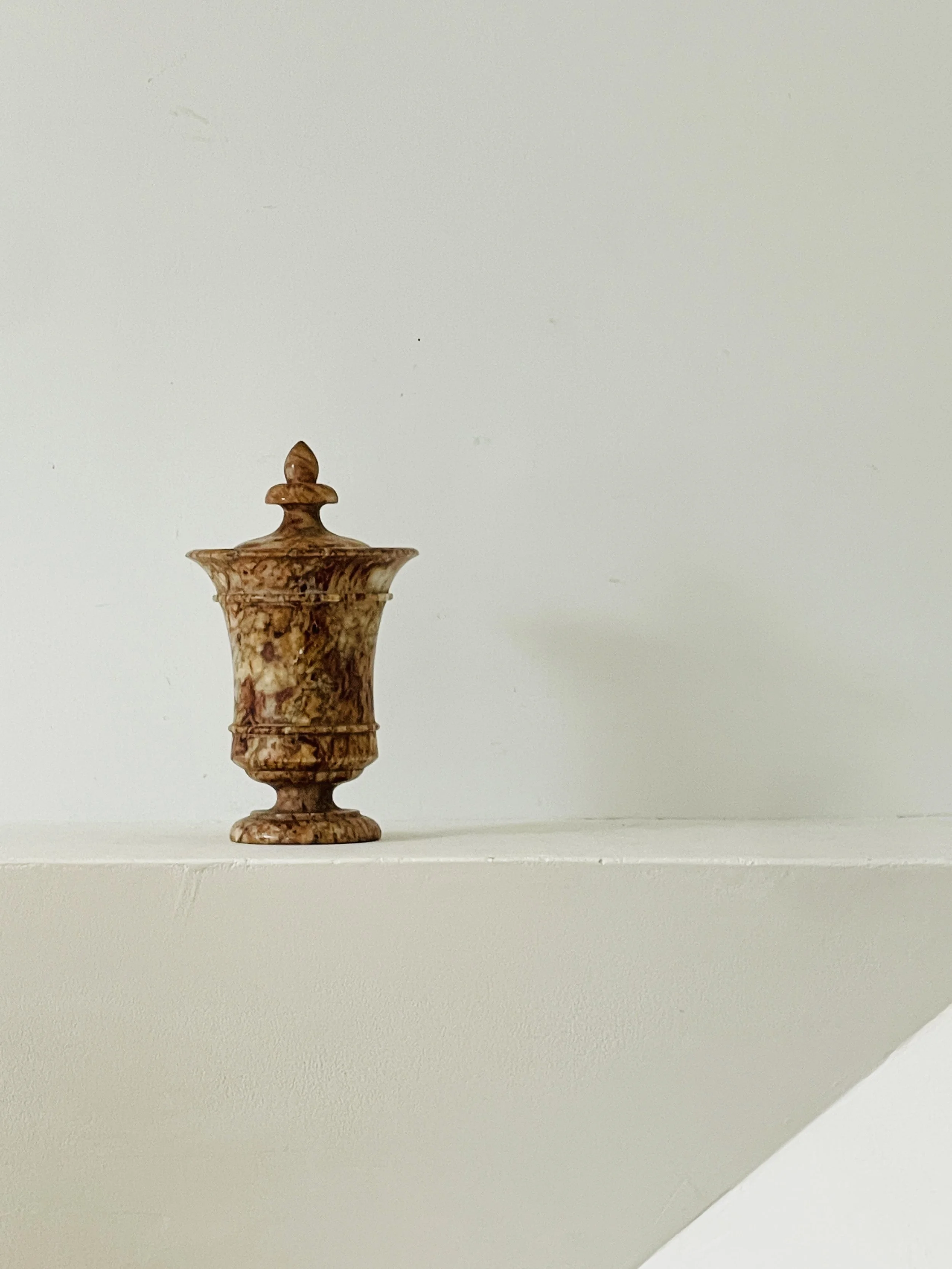 MATERI(A)NTIQUES MEDIUM RED STONE LIDDED URN(2).jpg