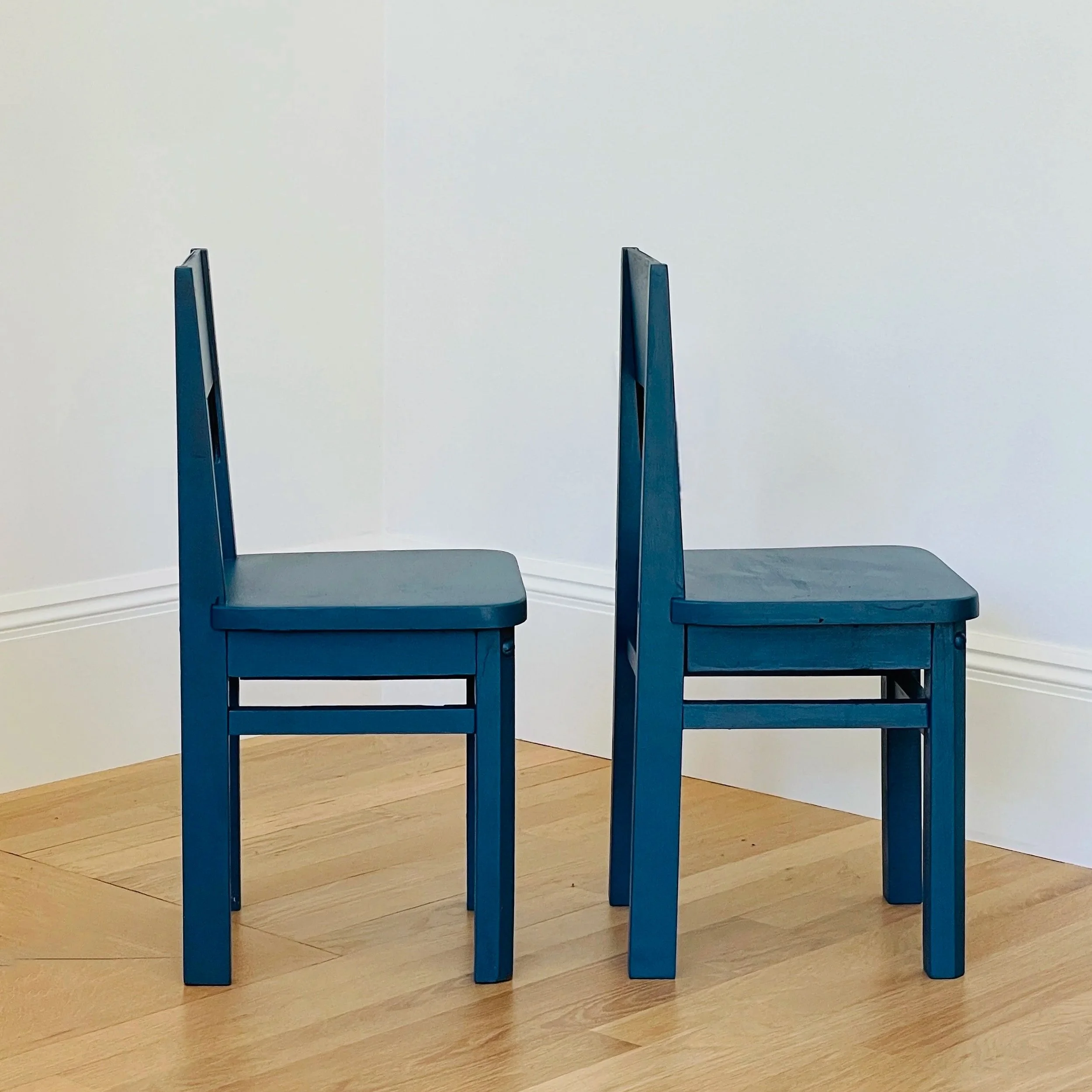 MATERI%28A%29NTIQUES+BLUE+PAINTED+WOOD+CHILDRENS+TABLE+AND+CHAIRS+SET%2810%29.jpg