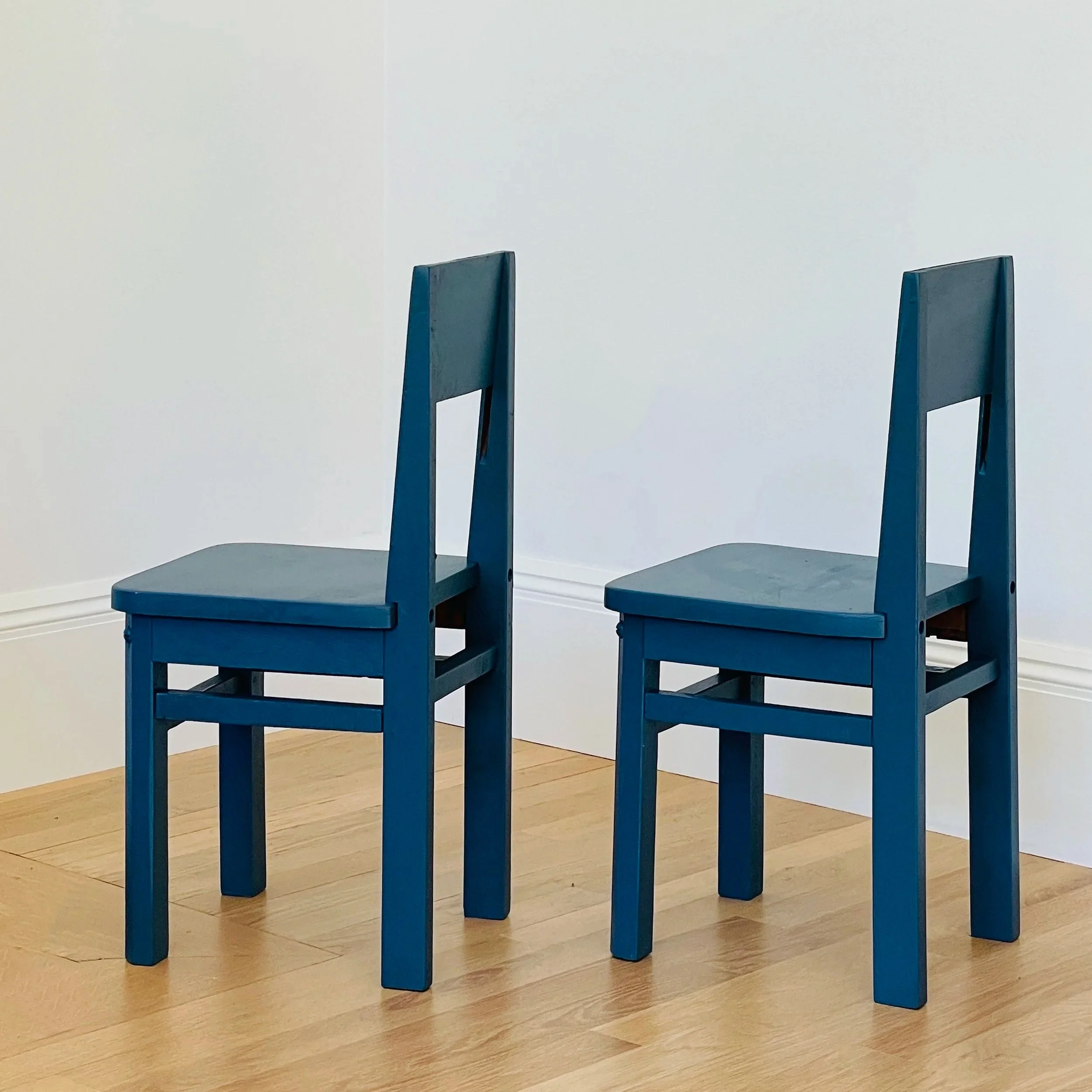 MATERI%28A%29NTIQUES+BLUE+PAINTED+WOOD+CHILDRENS+TABLE+AND+CHAIRS+SET%2812%29.jpg