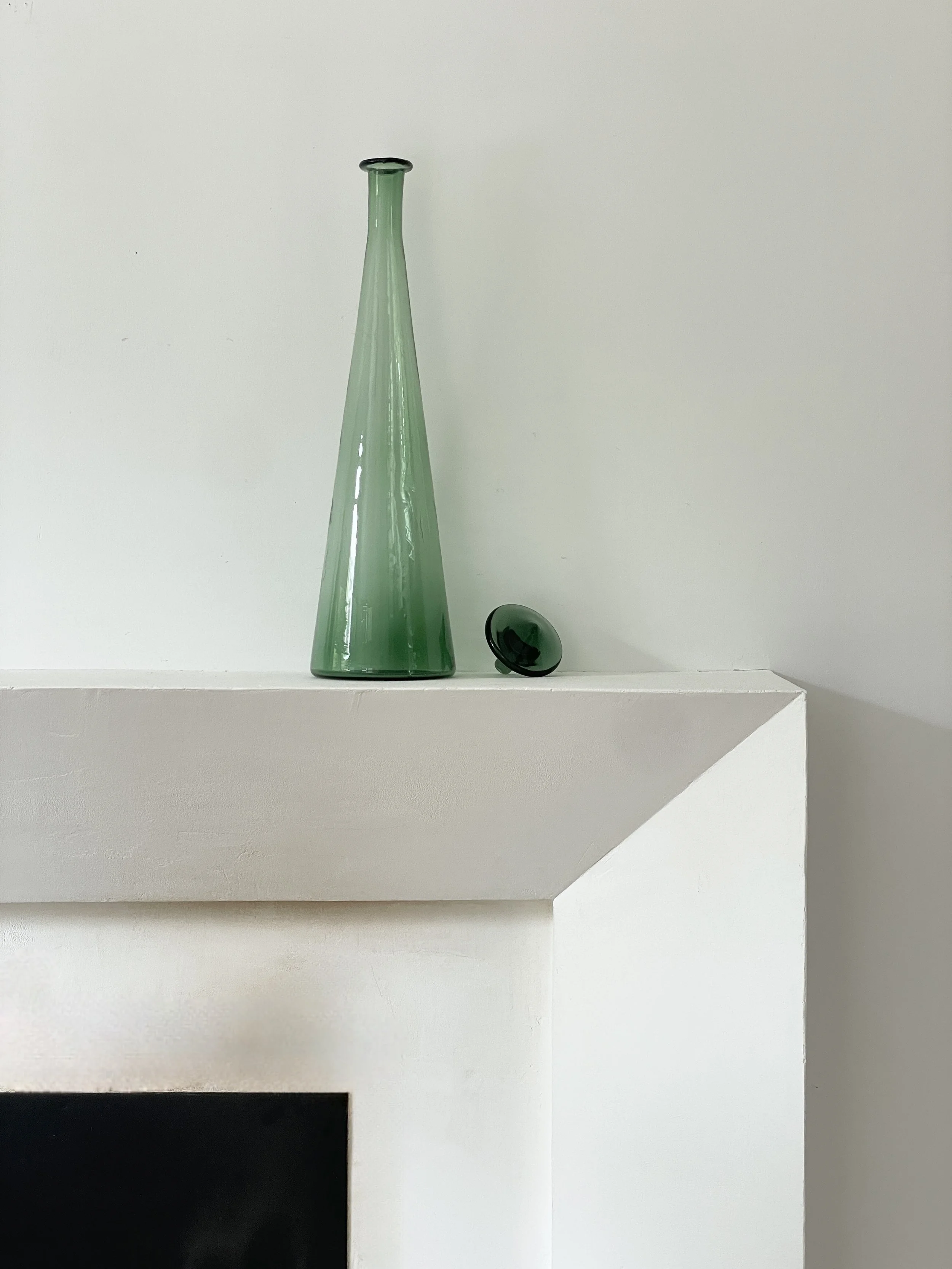 MATERI(A)NTIQUES TALL GREEN BLOWN GLASS DECANTER AND STOPPER(2).jpg