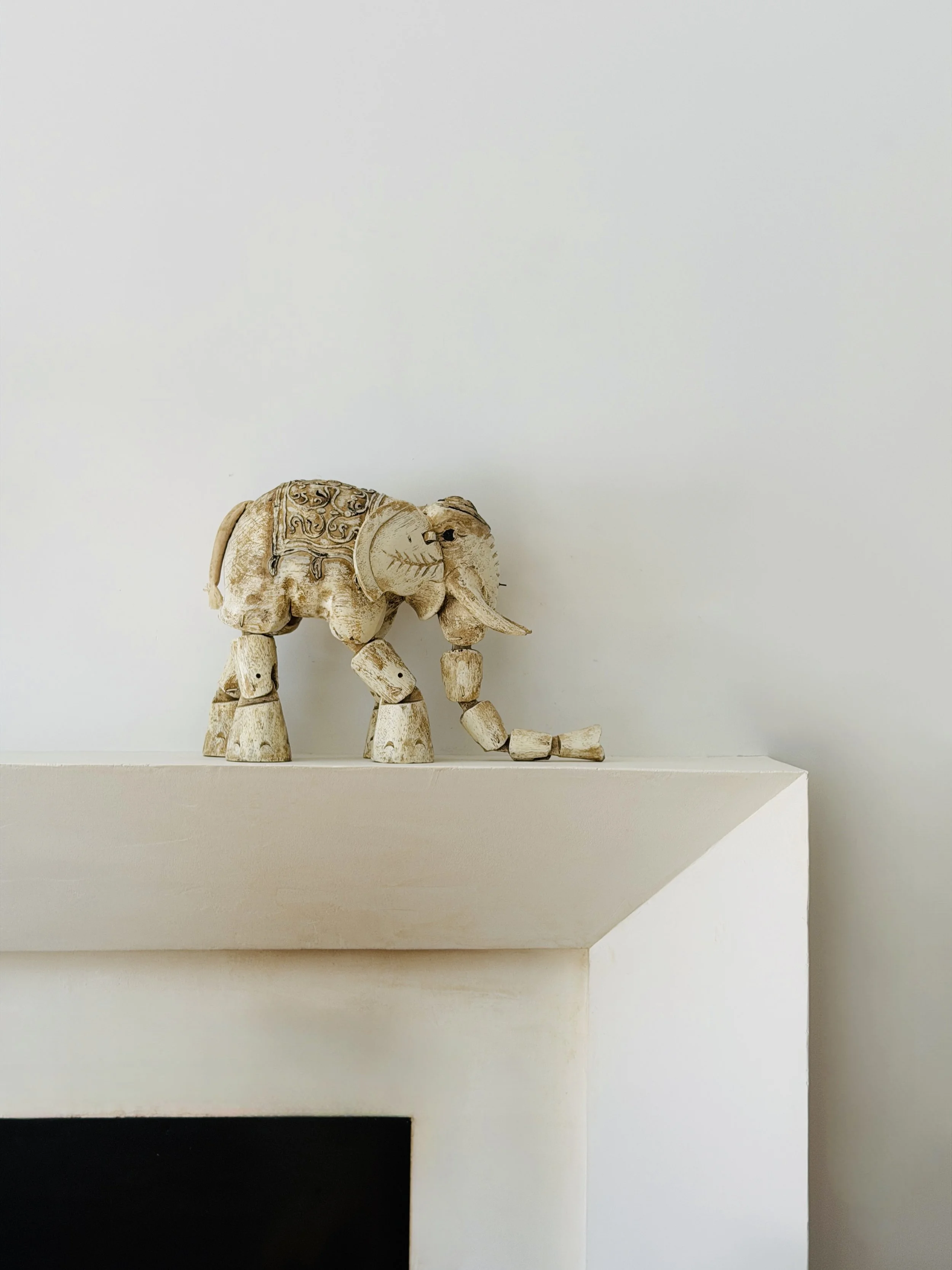 MATERI(A)NTIQUES LARGE IVORY CARVED WOOD MOBILE JOINT ELEPHANT FIGURINE.2.jpg