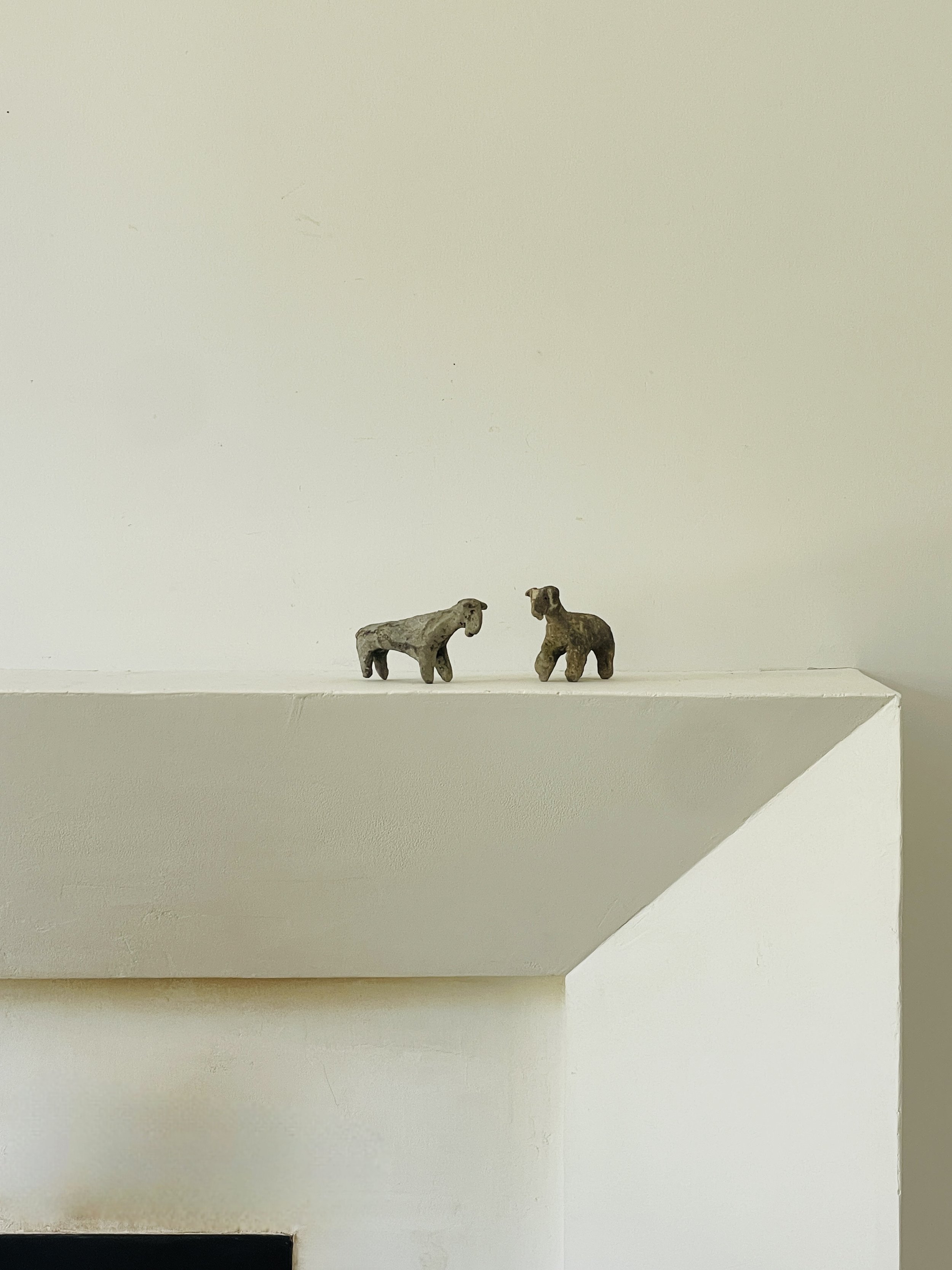 MATERI(A)NTIQUES SMALL RUSTIC CERAMIC FARM ANIMAL SET(3).jpg