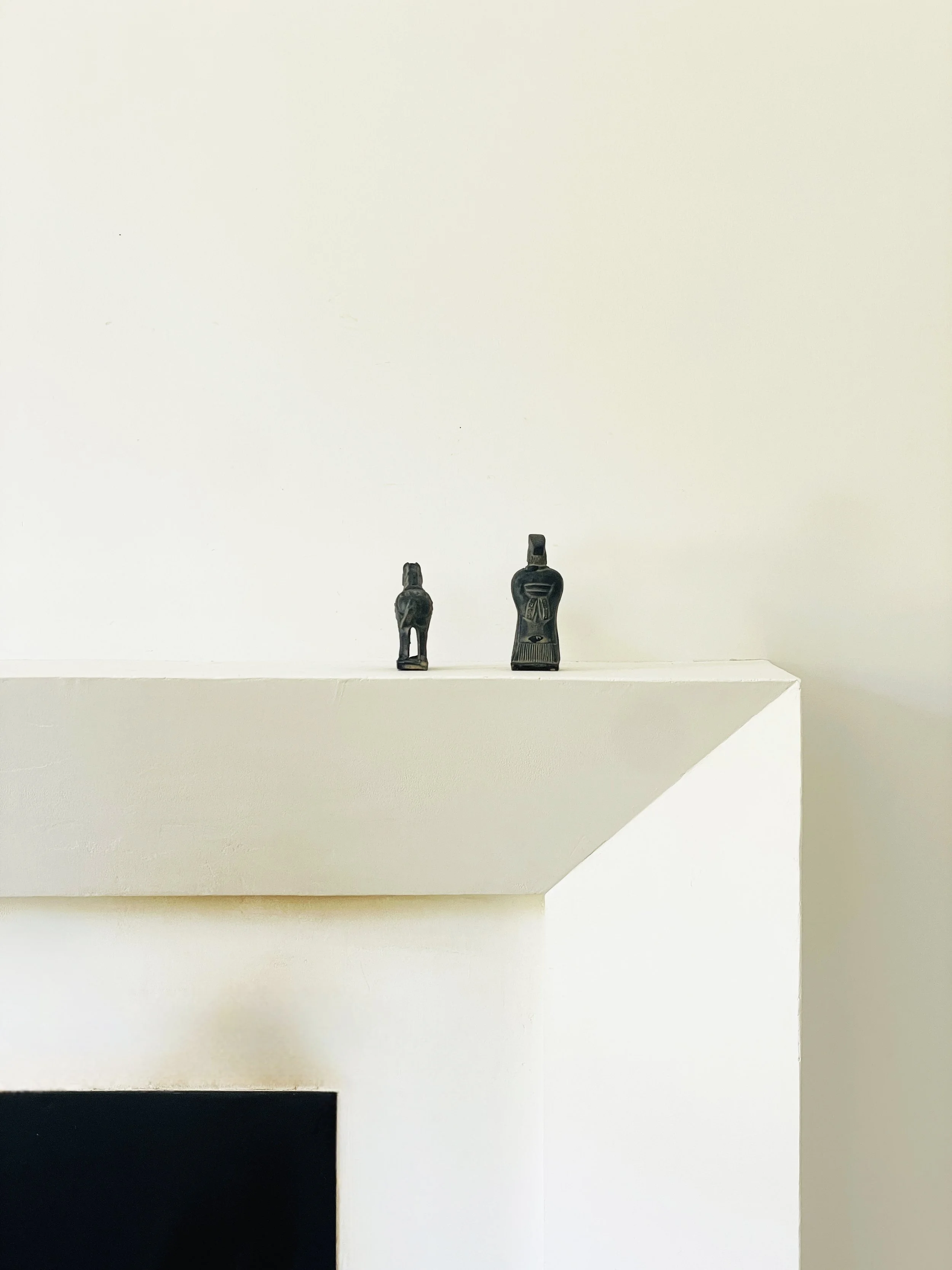 MATERI(A)NTIQUES SMALL CARVED MAN AND HORSE FIGURINES(5).jpg