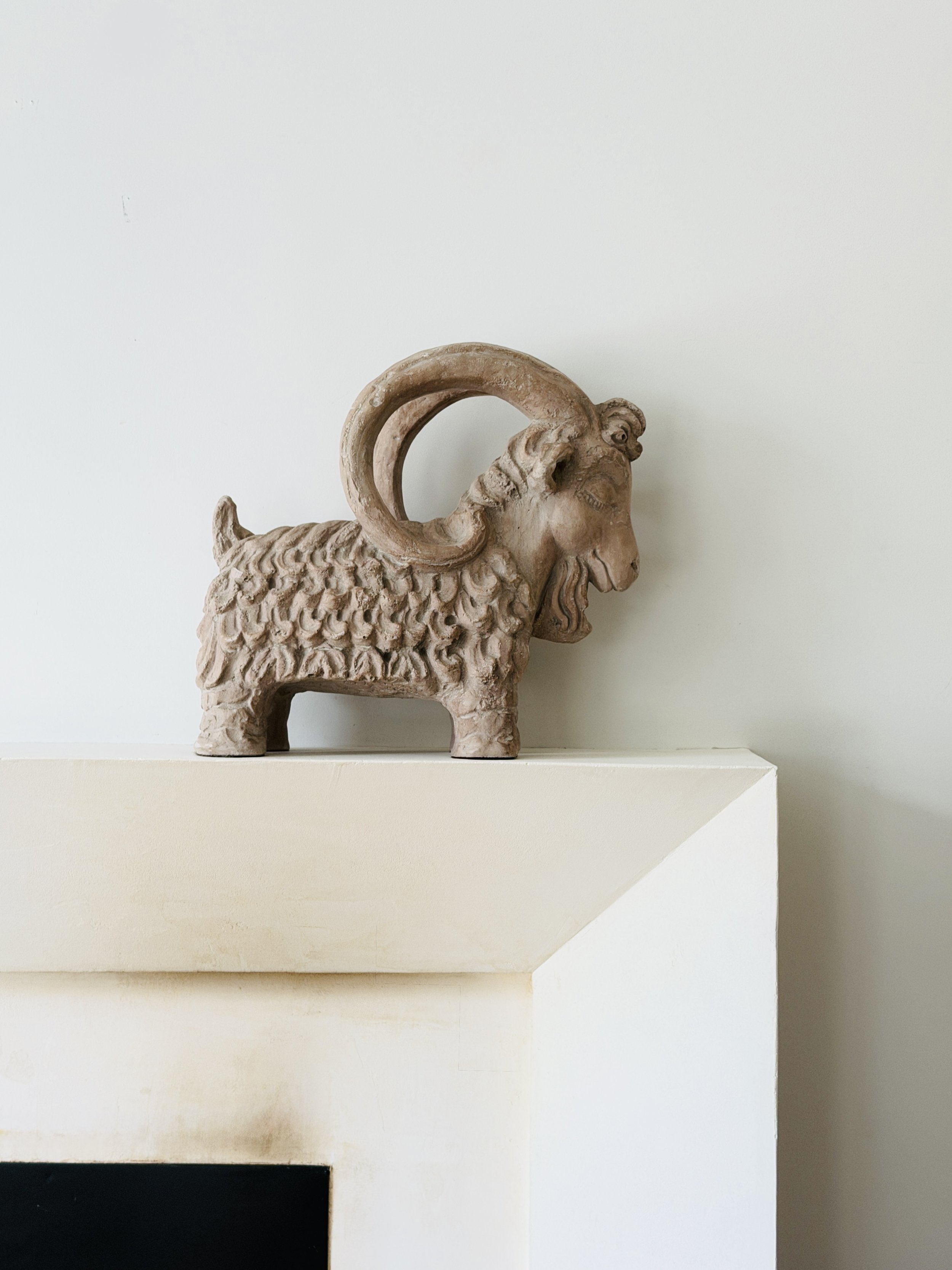 MATERI(A)NTIQUES MEDIUM PALE PINK OUTDOOR CAST RAM FIGURINE 472-A(3).jpg