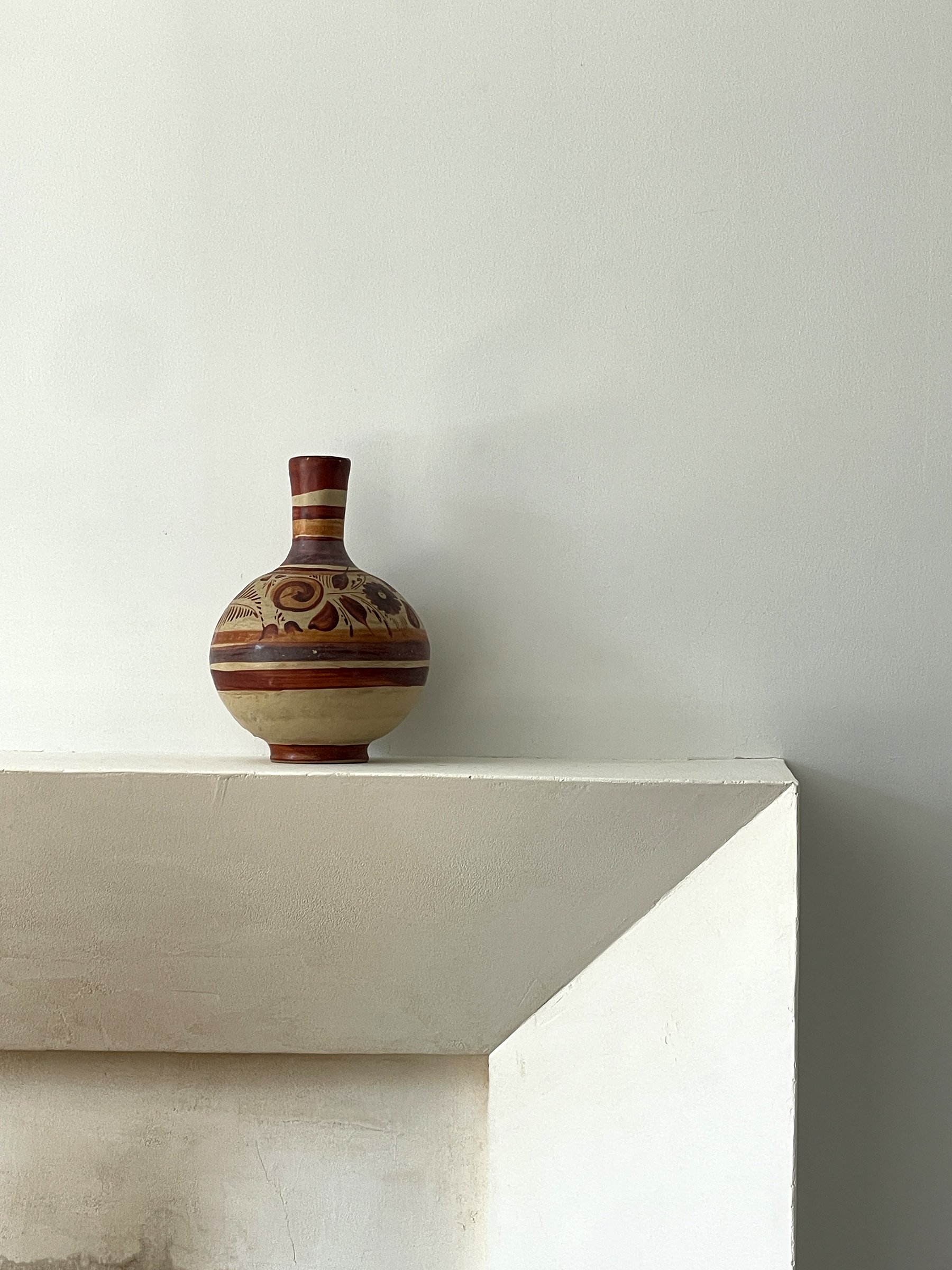 MATERI(A)NTIQUES MEDIUM MEXICAN CLAY FLORAL VASE(3).jpg